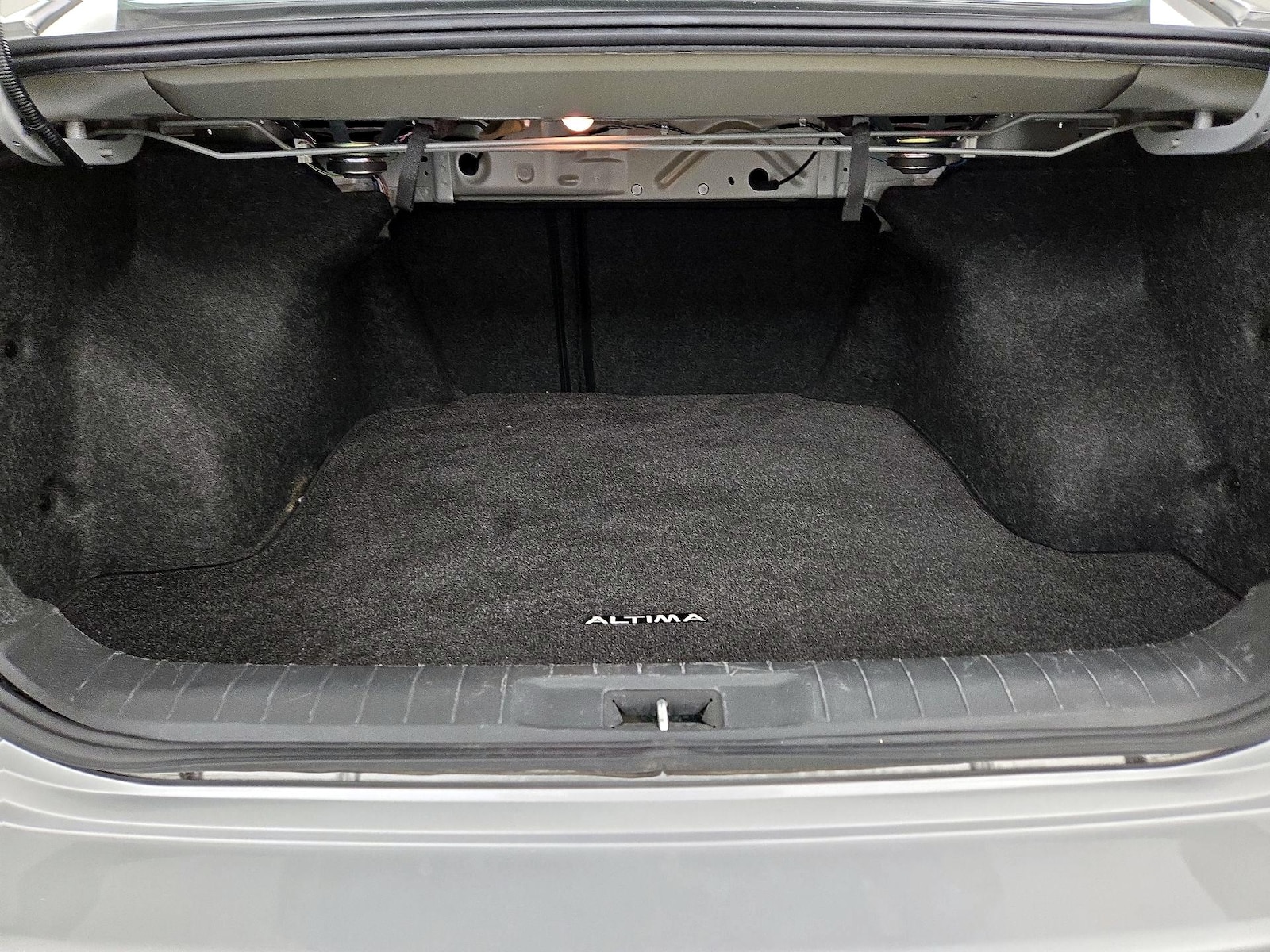 2017 Nissan Altima SV - Photo 21