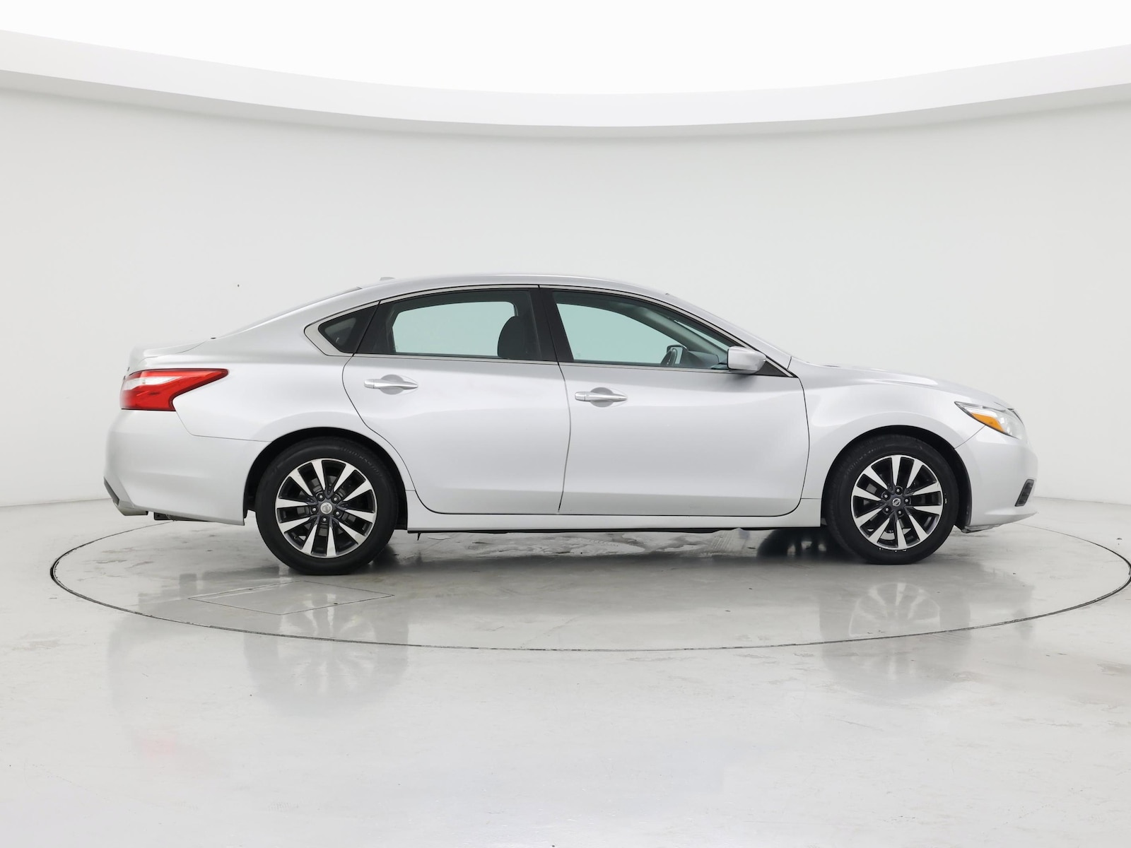 2017 Nissan Altima SV - Photo 8