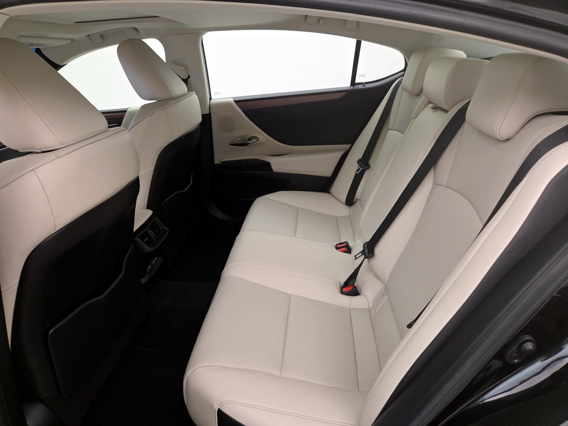 Thumbnail: 2023 Lexus ES - 20