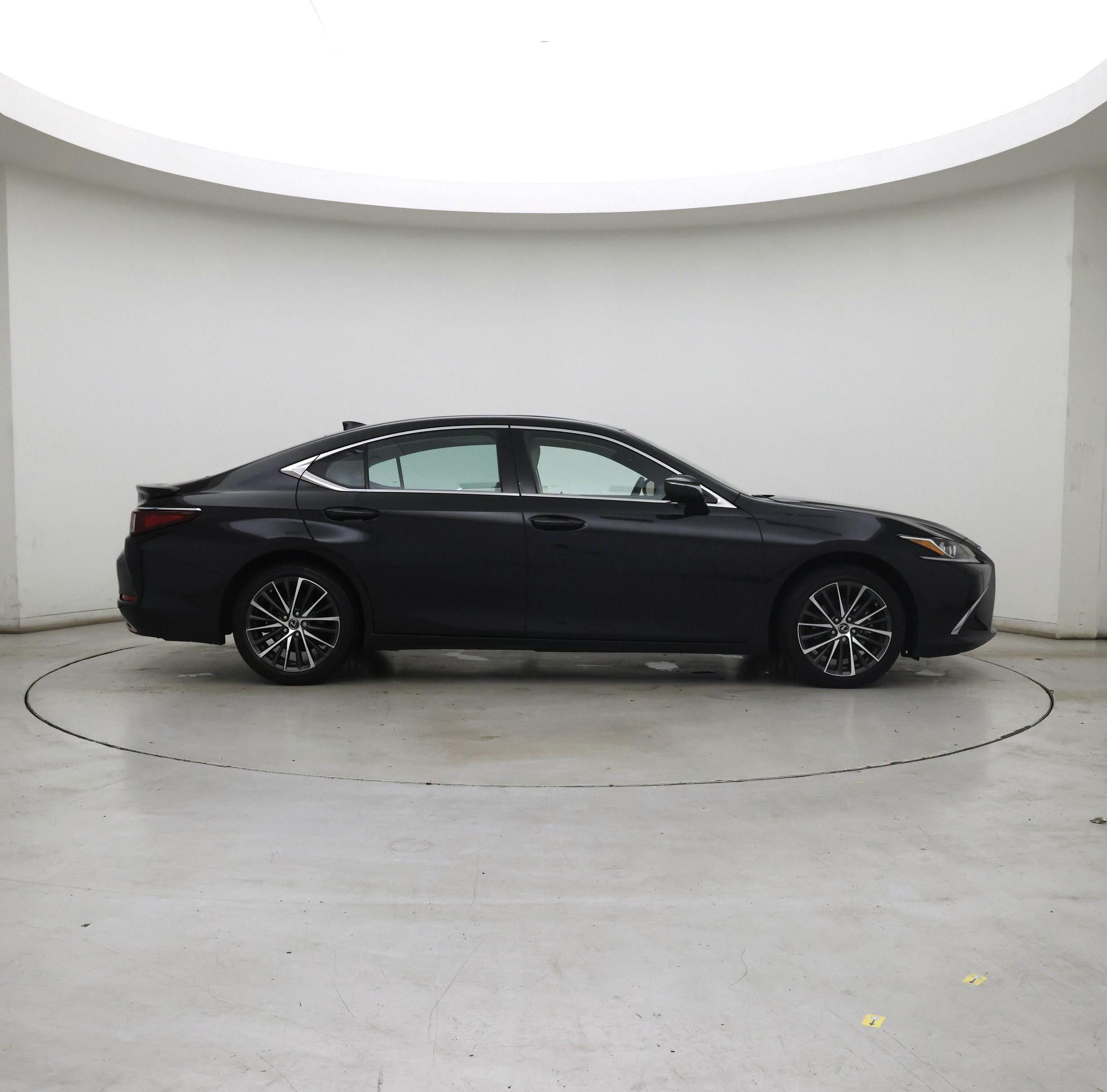 Thumbnail: 2023 Lexus ES - 7