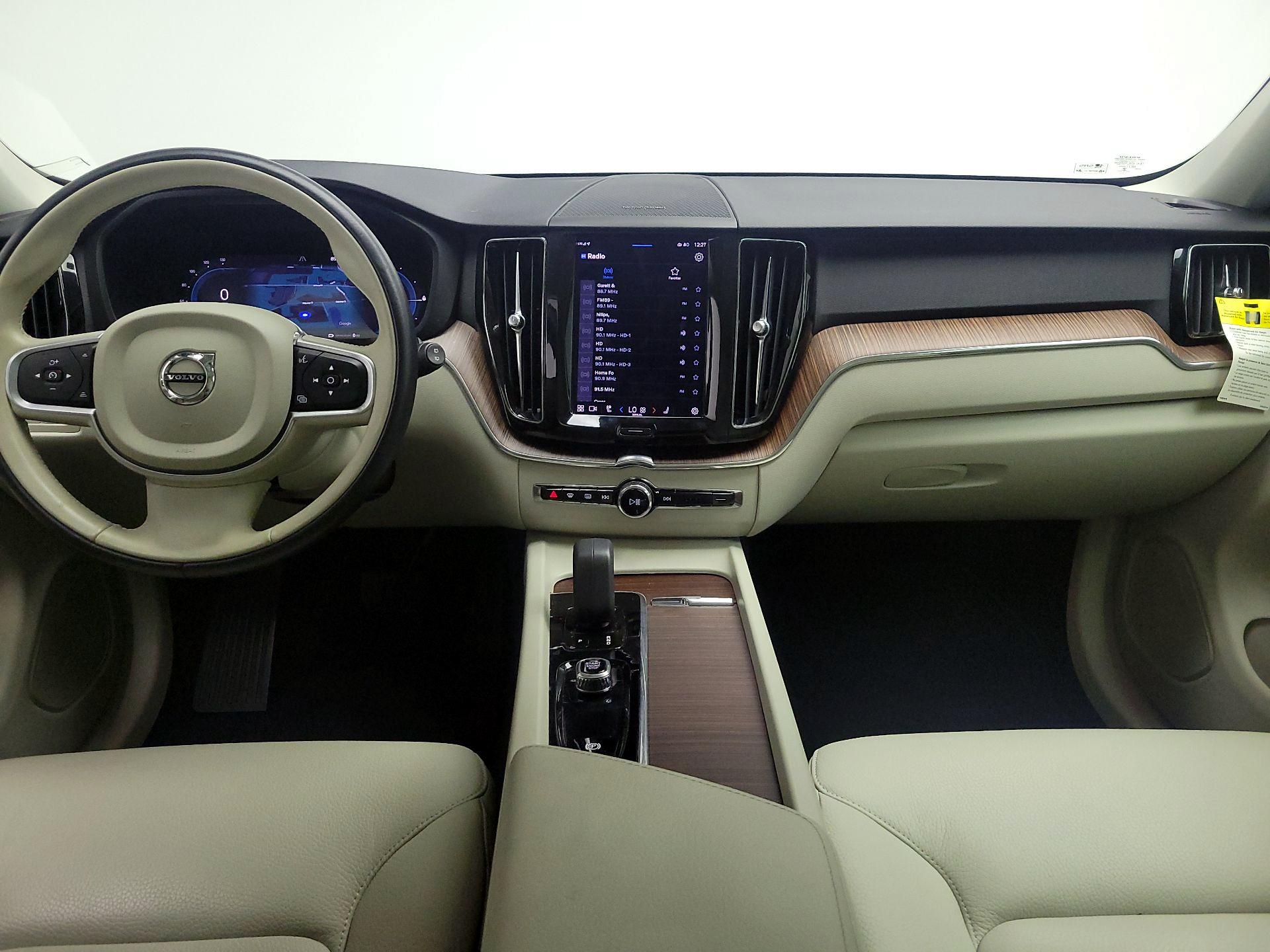 Thumbnail: 2022 Volvo XC60 - 9