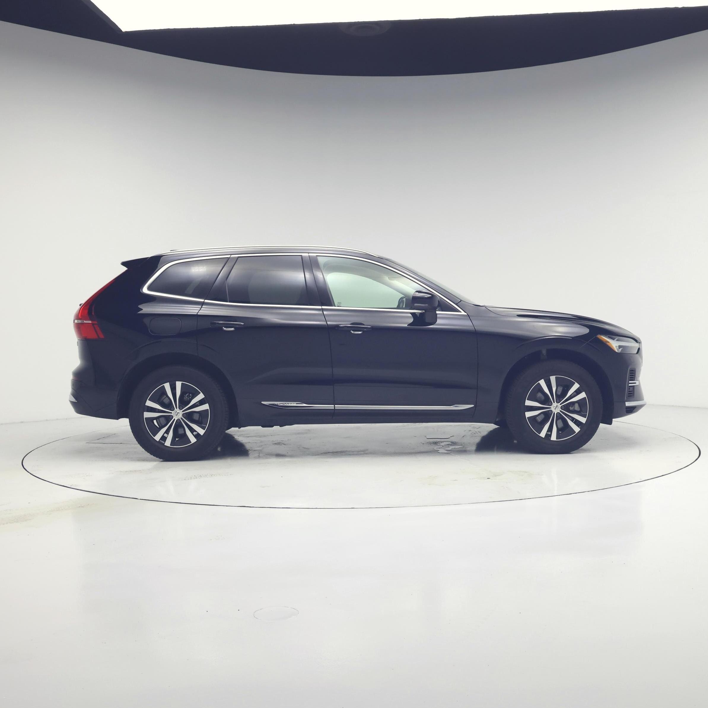 Thumbnail: 2022 Volvo XC60 - 7