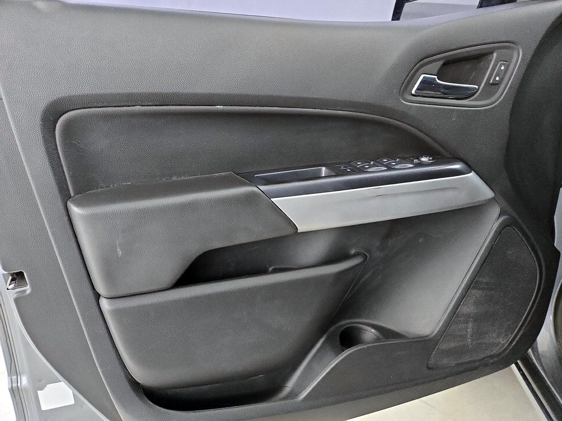 Thumbnail: 2021 Chevrolet Colorado - 12