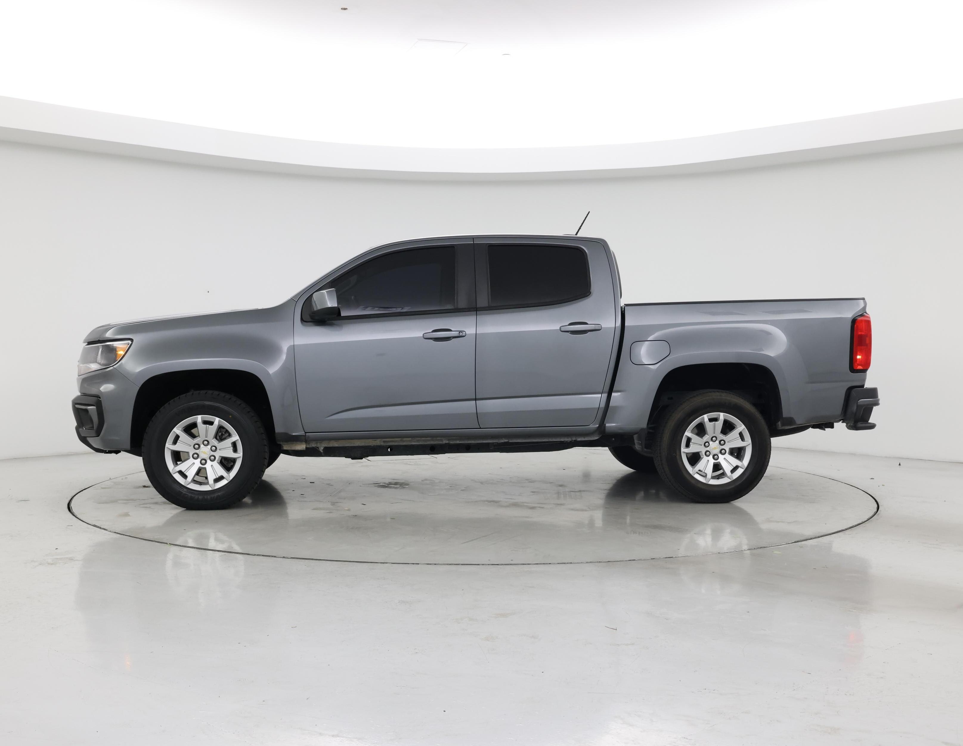 Thumbnail: 2021 Chevrolet Colorado - 3