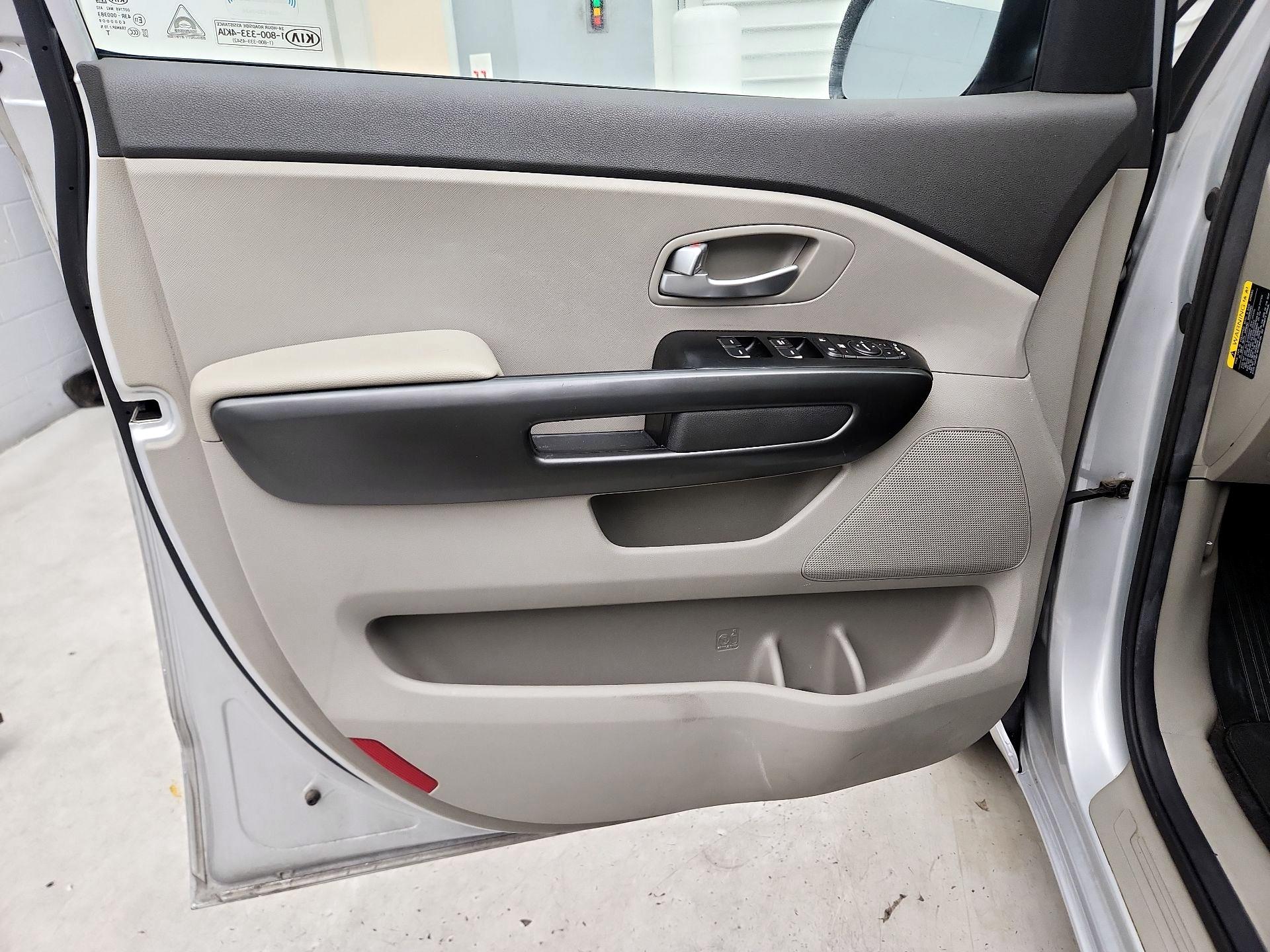 Thumbnail: 2018 Kia Sedona - 12
