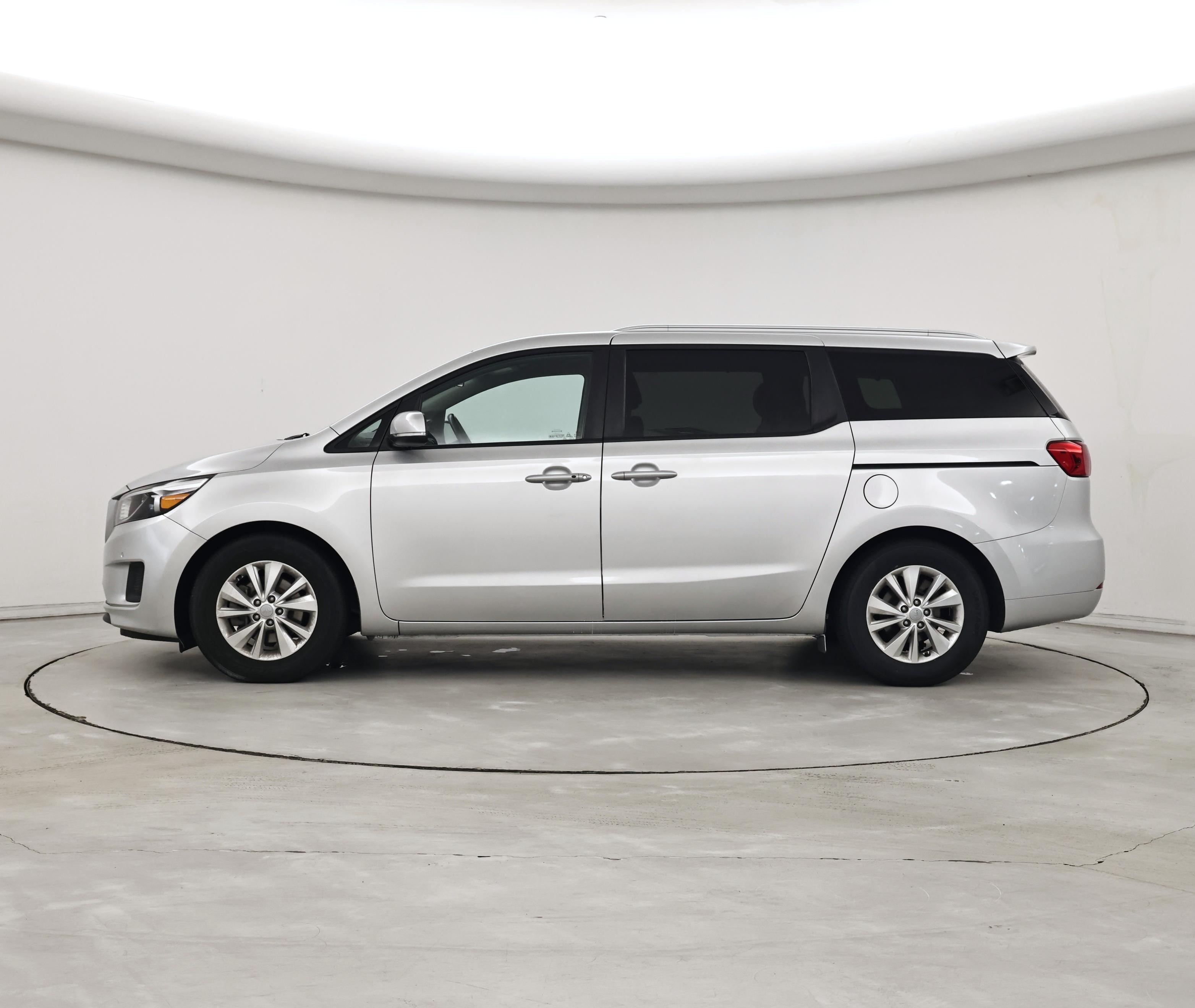 Thumbnail: 2018 Kia Sedona - 3