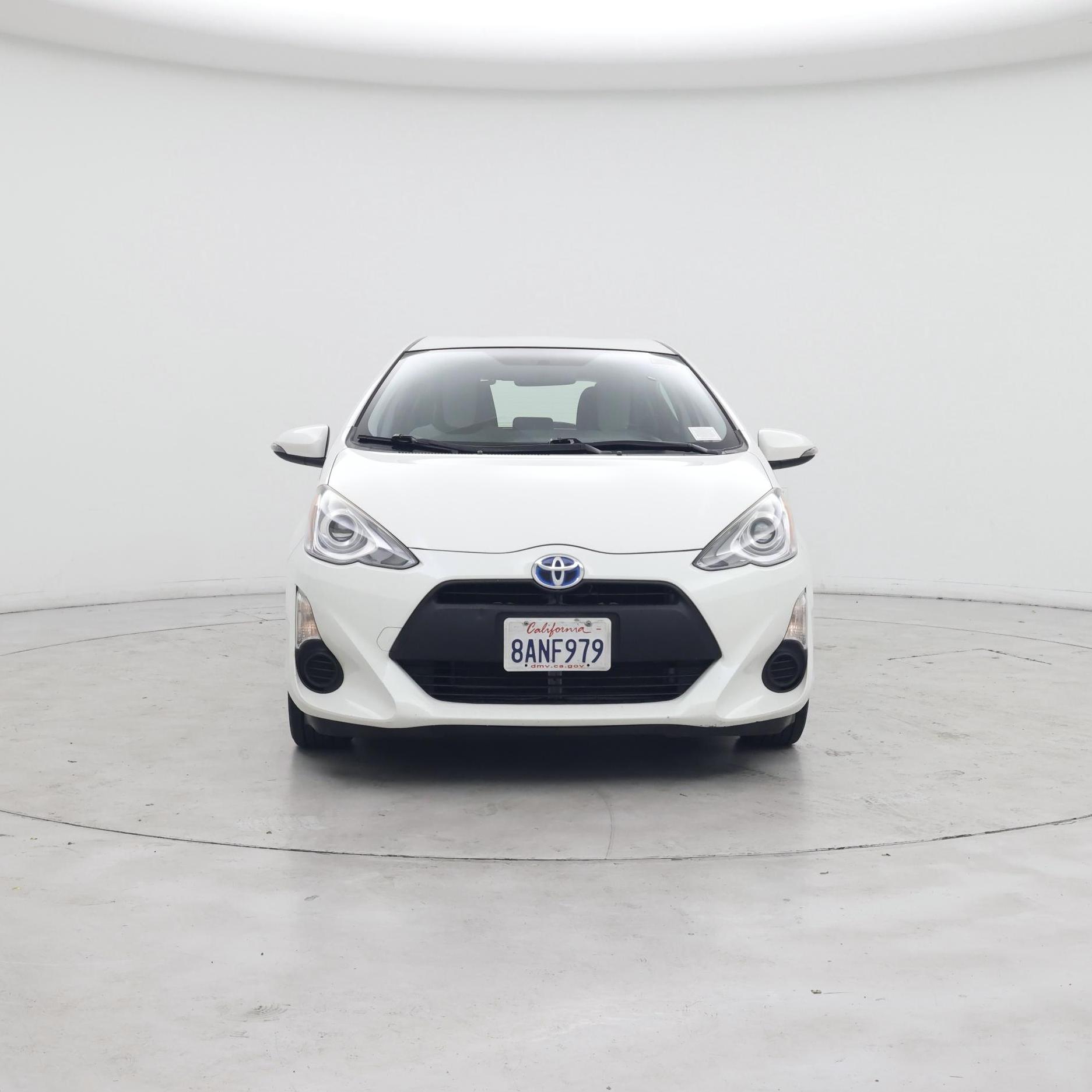 Thumbnail: 2015 Toyota Prius c - 5