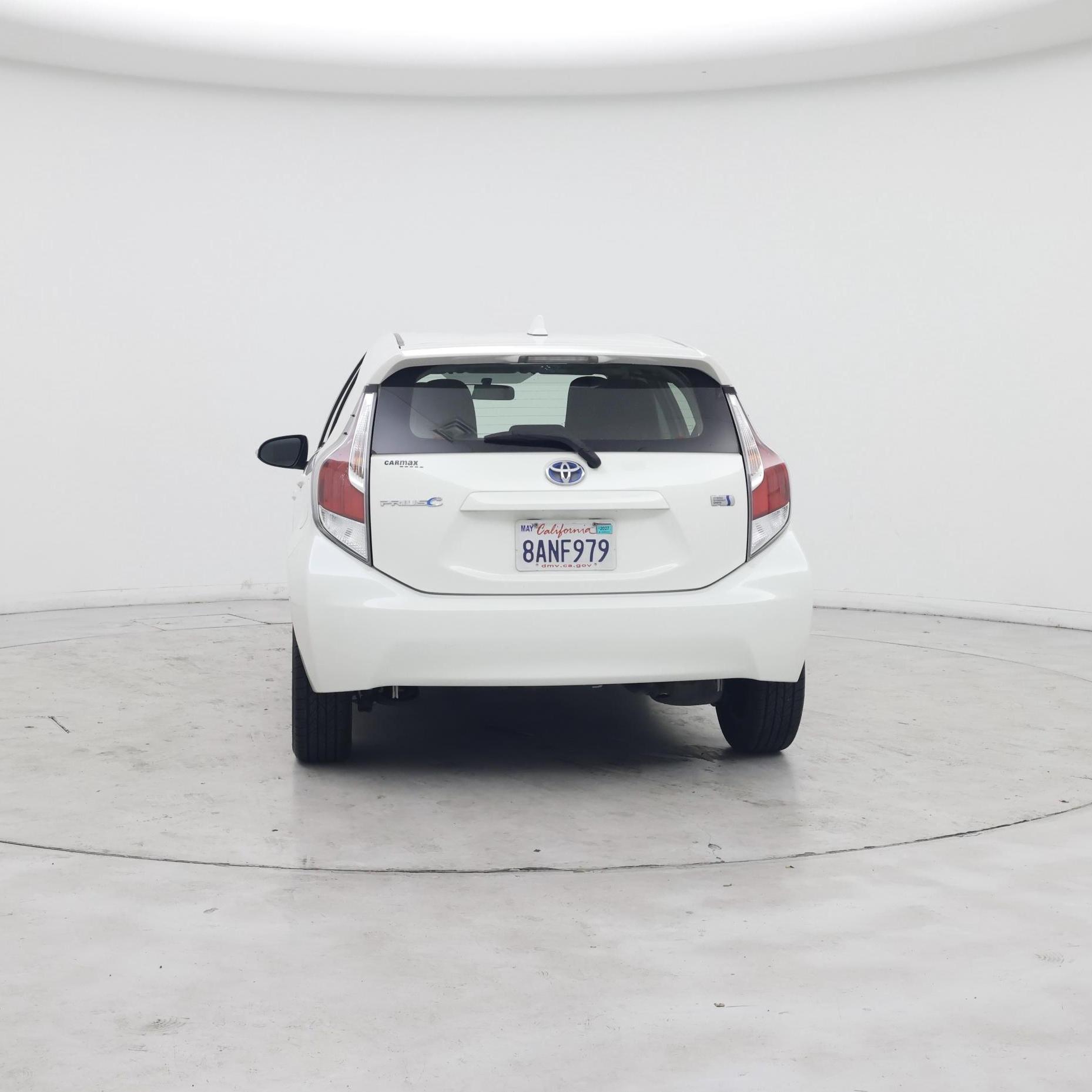 Thumbnail: 2015 Toyota Prius c - 6