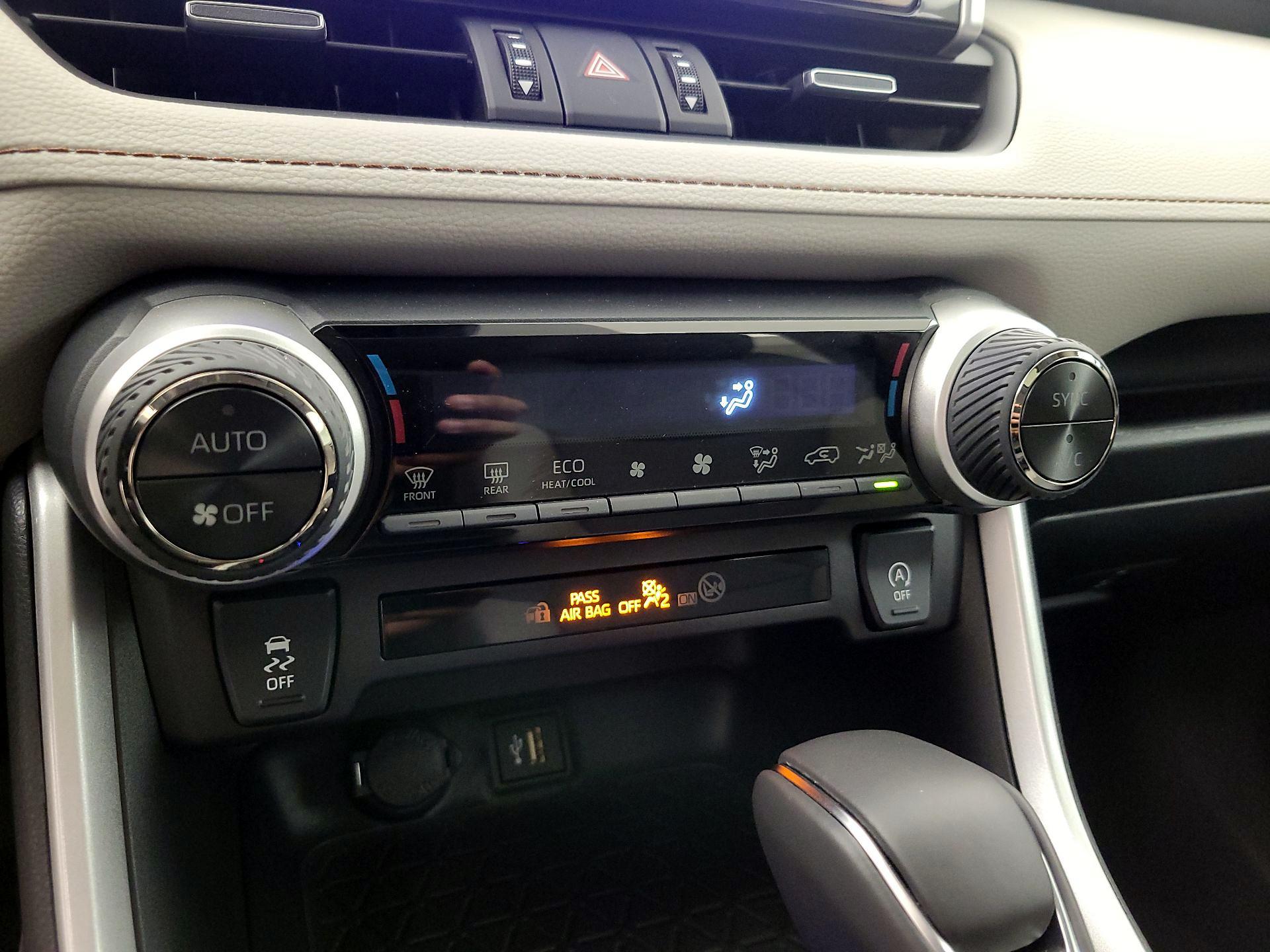 Thumbnail: 2025 Toyota RAV4 - 16