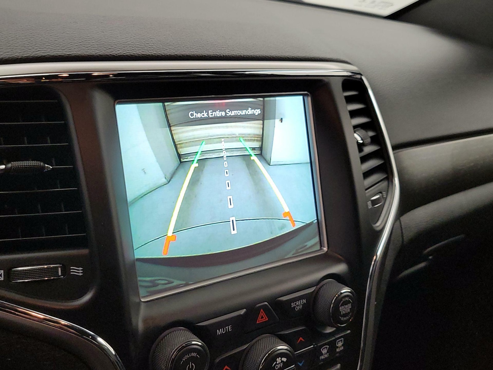 2018 Jeep Grand Cherokee Altitude - Photo 15