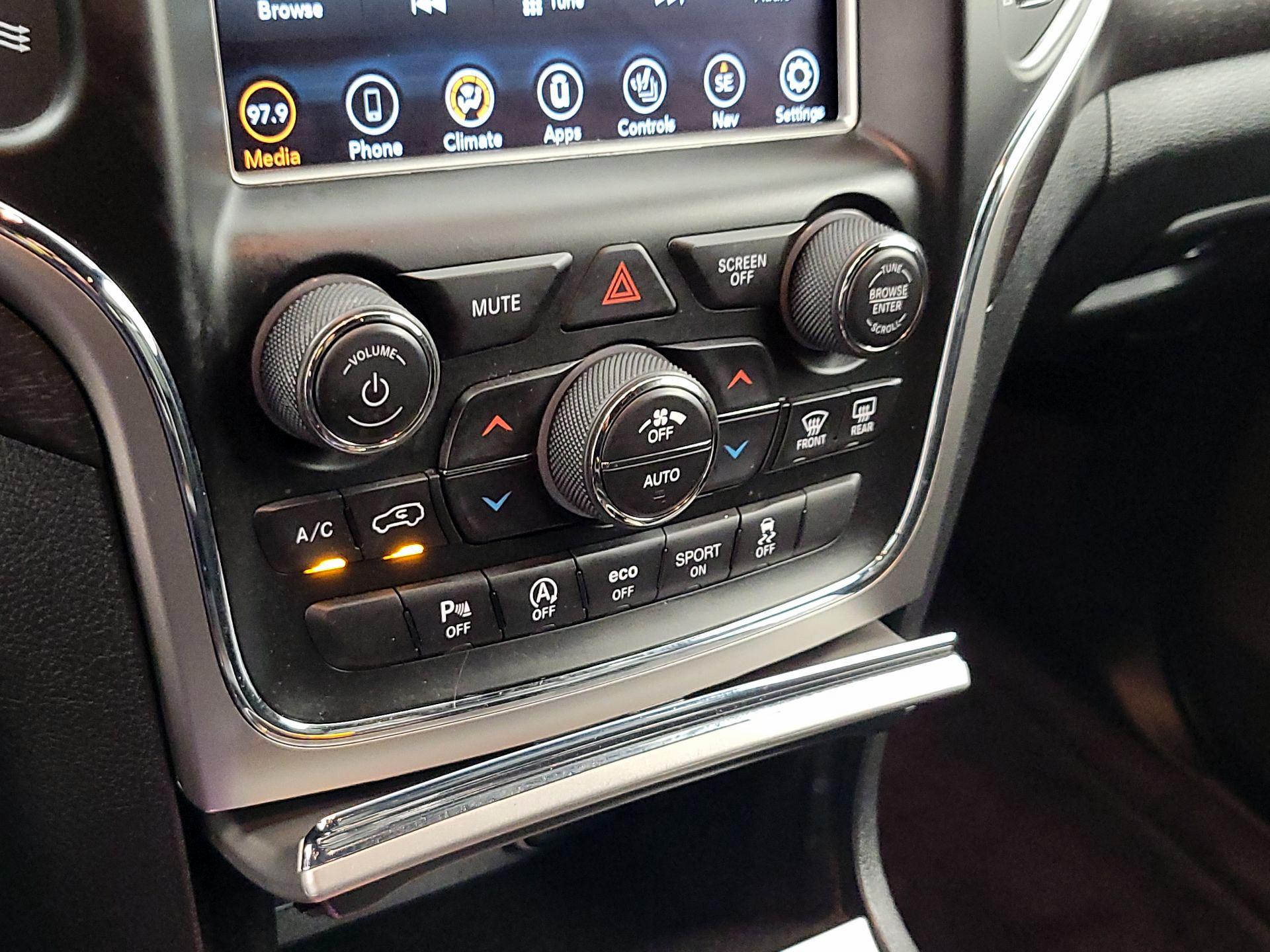 Thumbnail: 2018 Jeep Grand Cherokee - 16