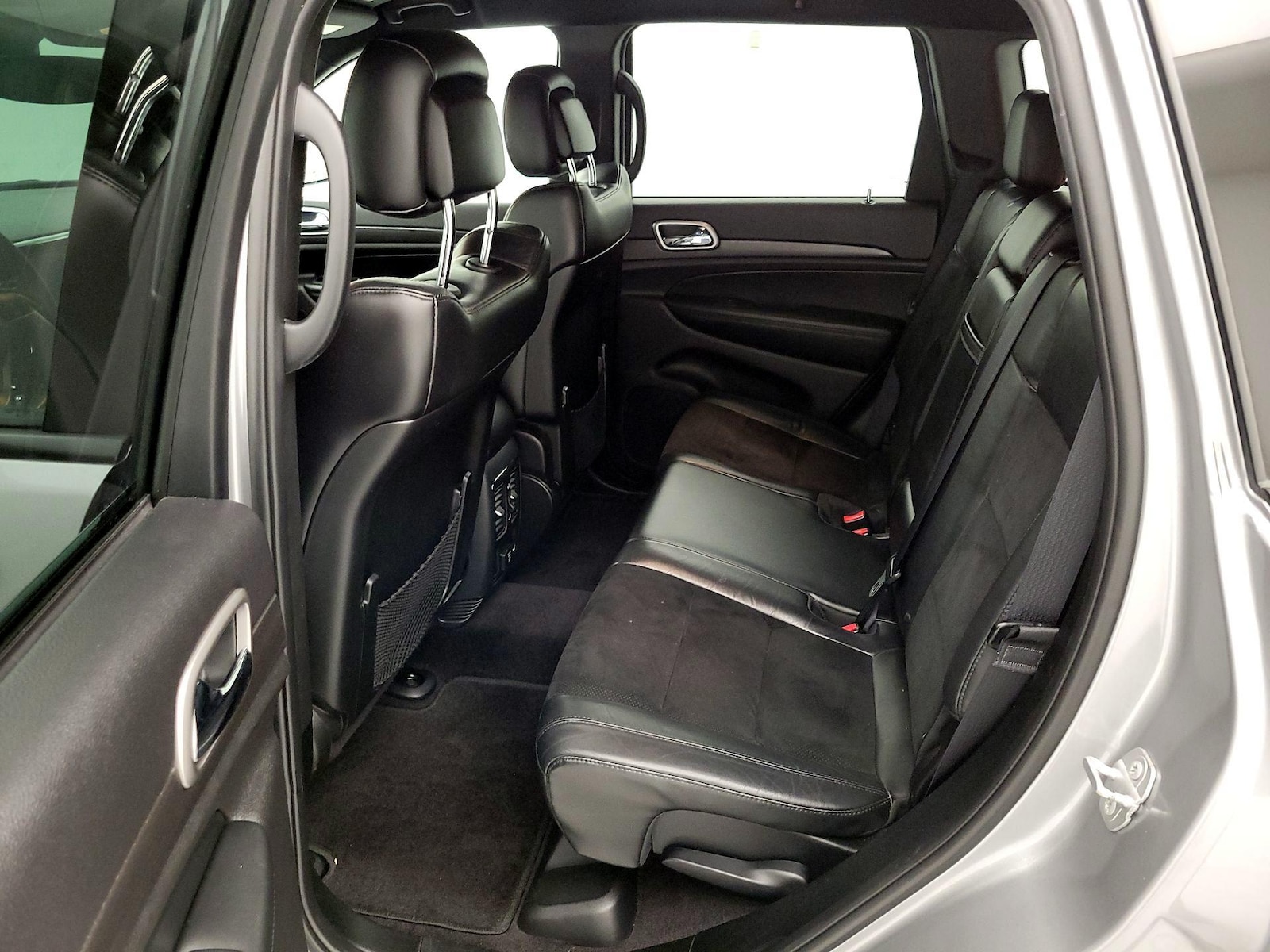 2018 Jeep Grand Cherokee Altitude - Photo 19