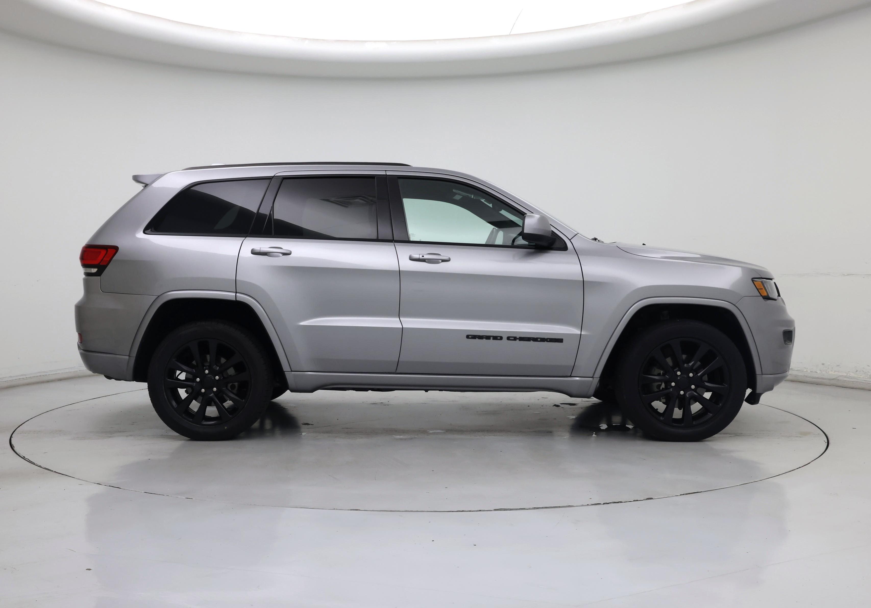 Thumbnail: 2018 Jeep Grand Cherokee - 7