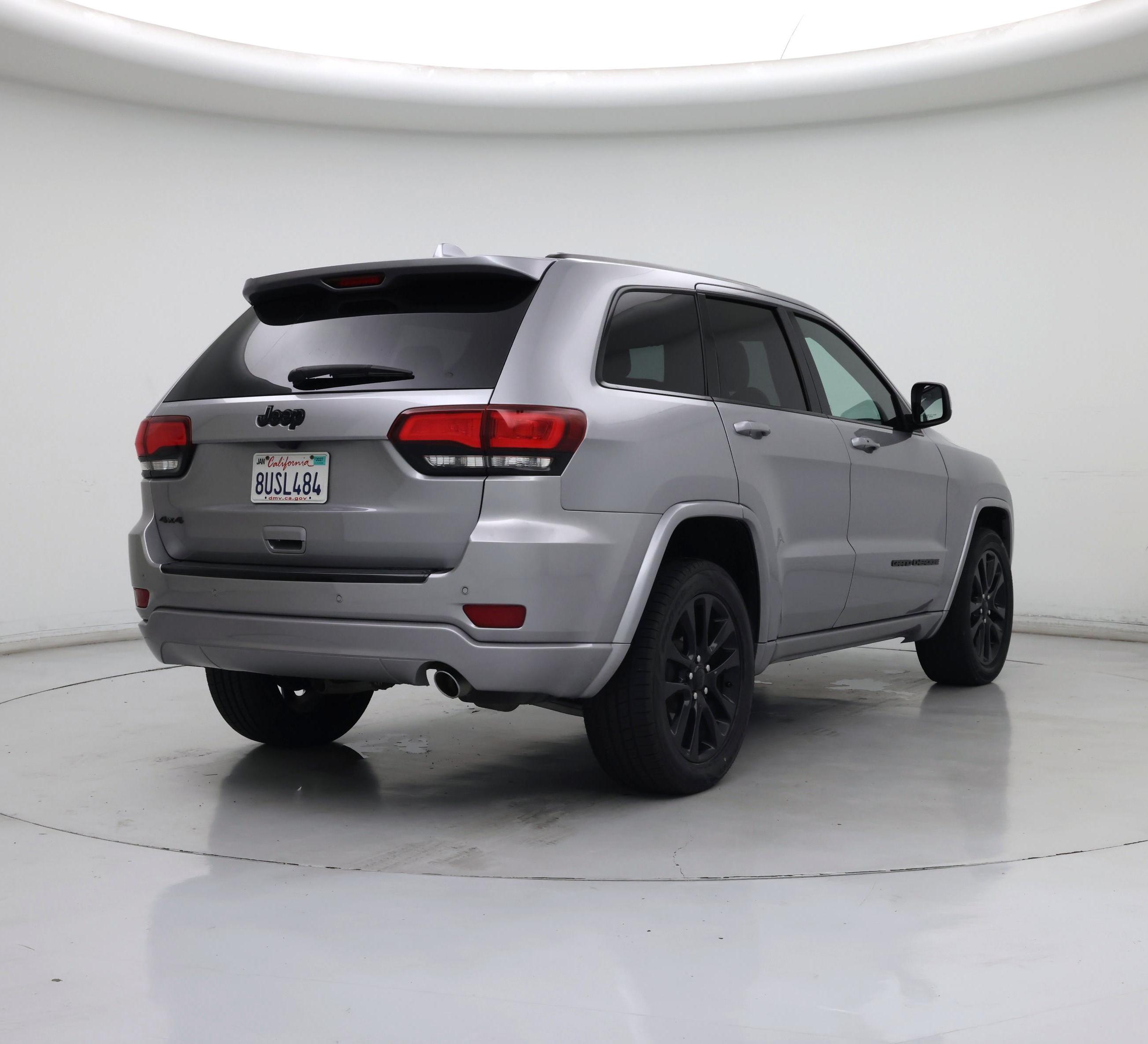 Thumbnail: 2018 Jeep Grand Cherokee - 8
