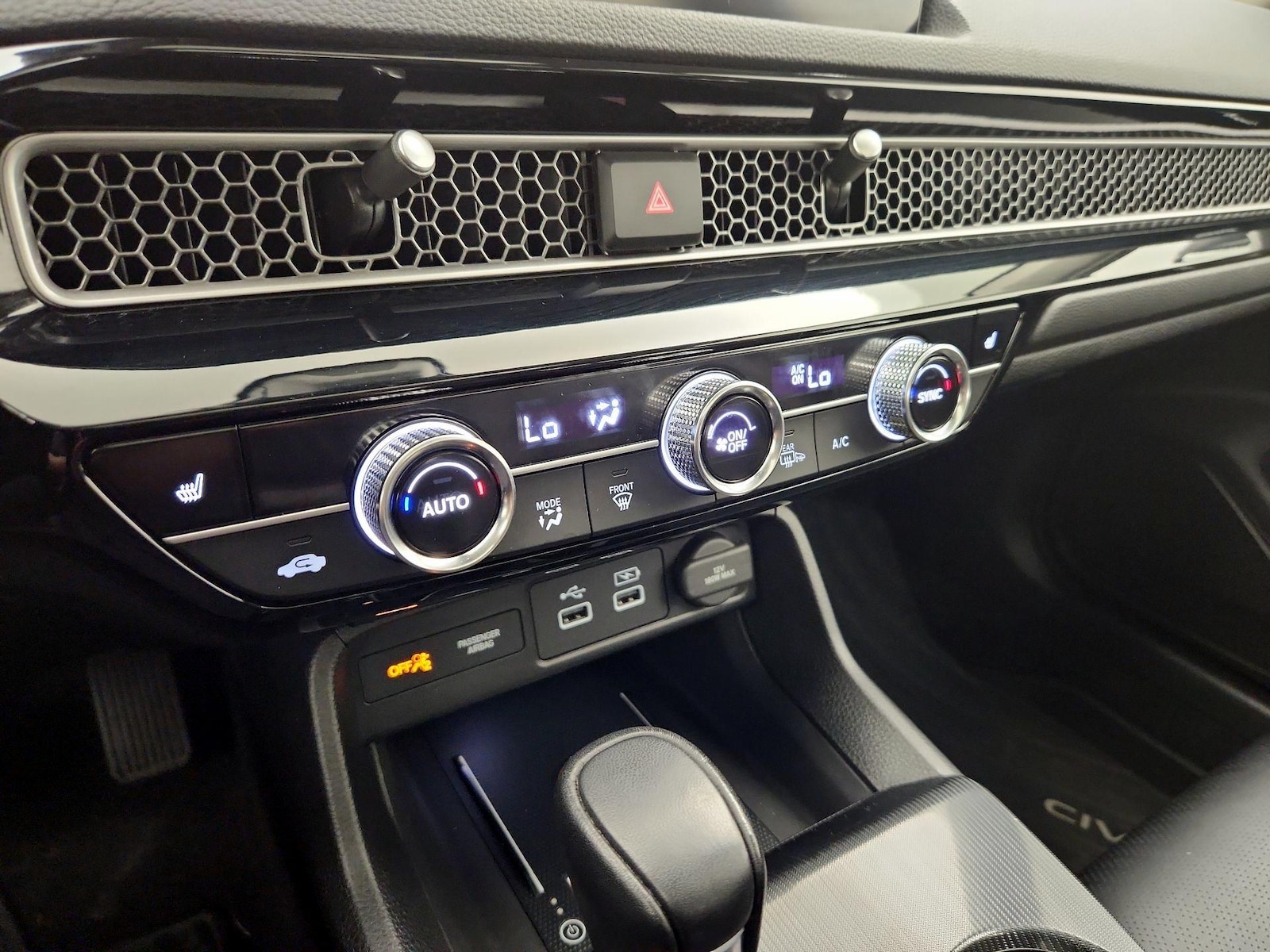 2023 Honda Civic Touring - Photo 17