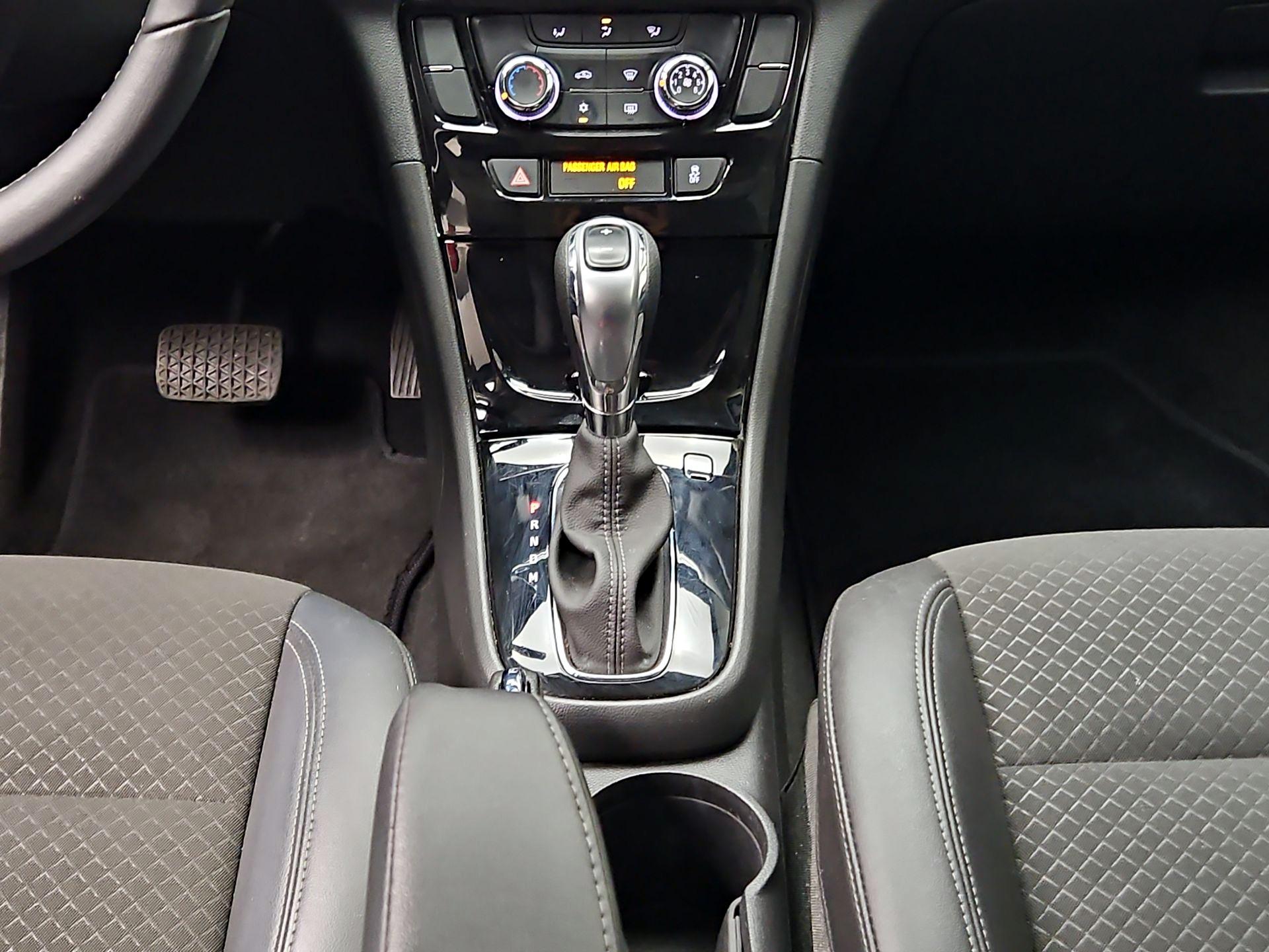 Thumbnail: 2022 Buick Encore - 18