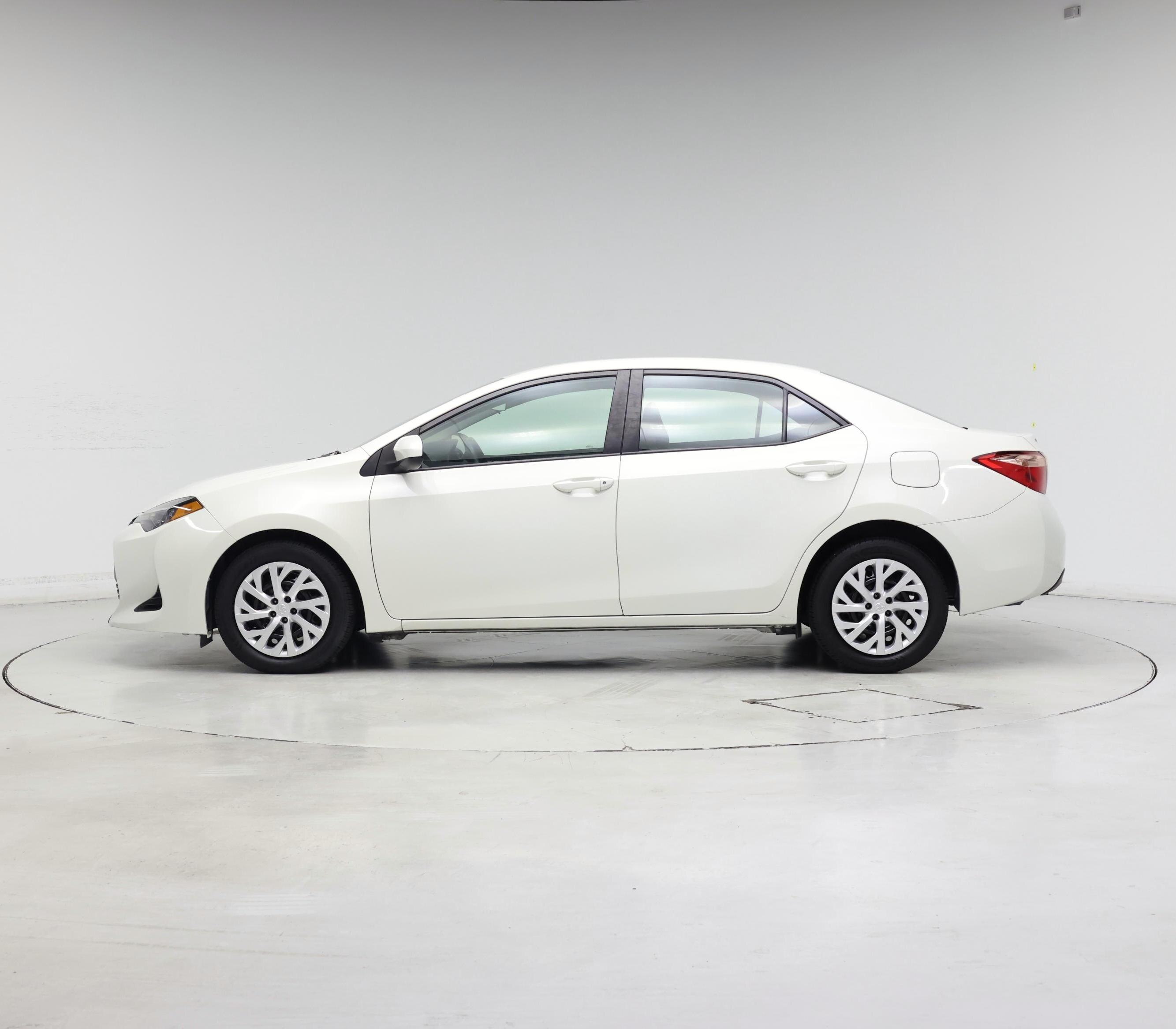 Thumbnail: 2019 Toyota Corolla - 3