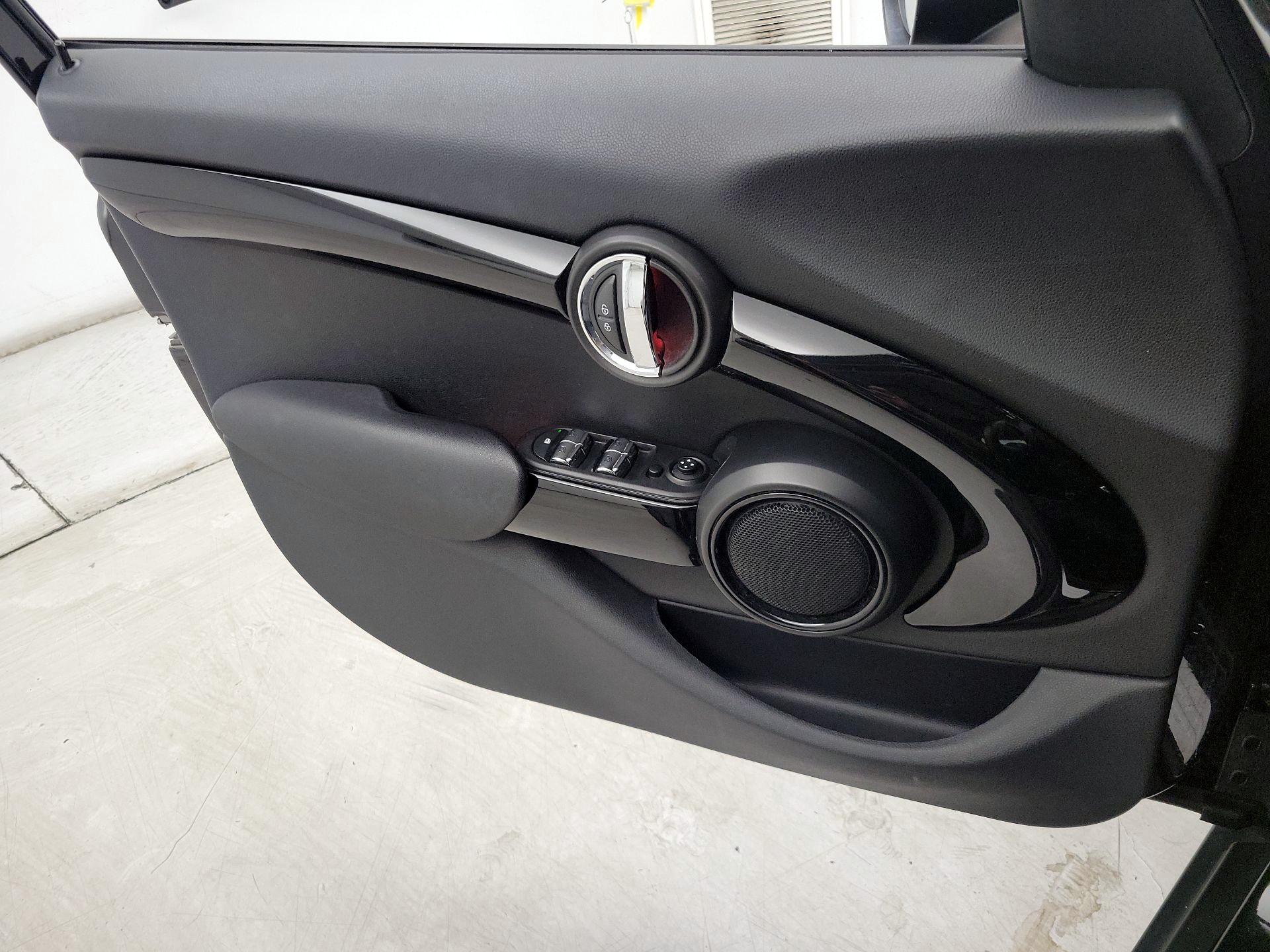 Thumbnail: 2019 MINI Cooper Hardtop - 12