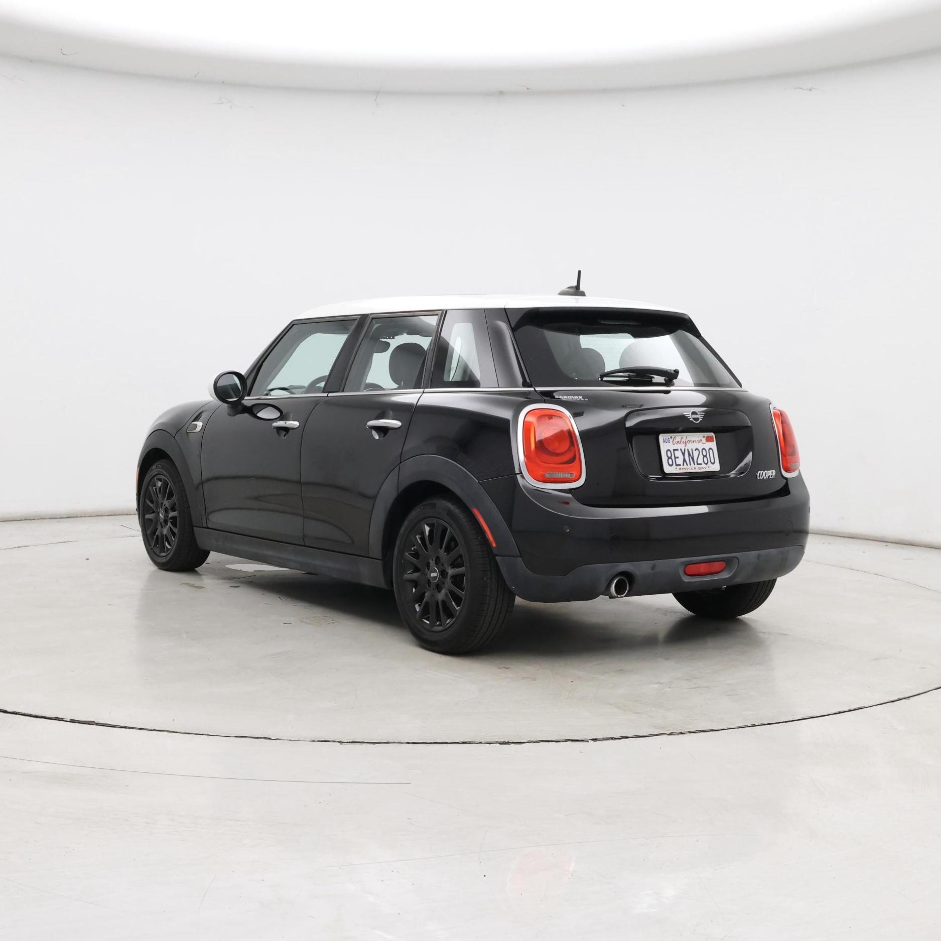 Thumbnail: 2019 MINI Cooper Hardtop - 2