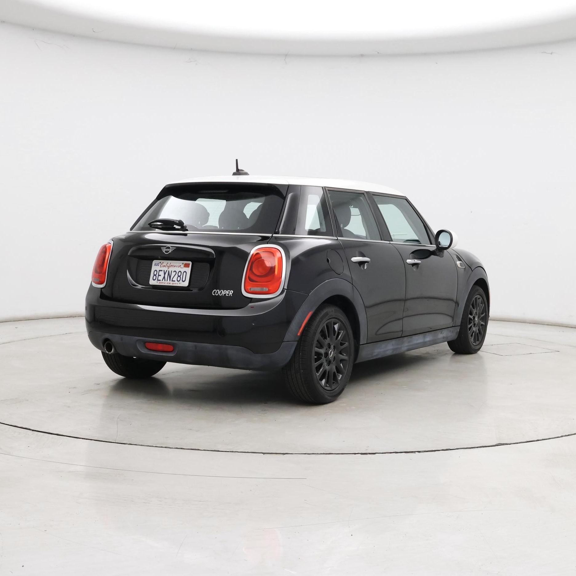 Thumbnail: 2019 MINI Cooper Hardtop - 8