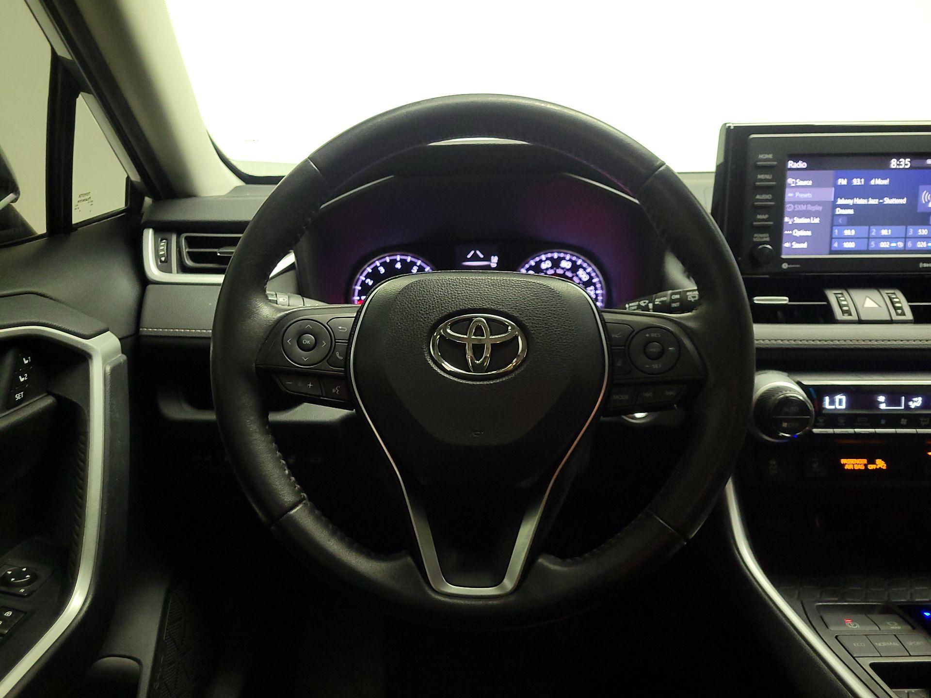 Thumbnail: 2021 Toyota RAV4 - 10