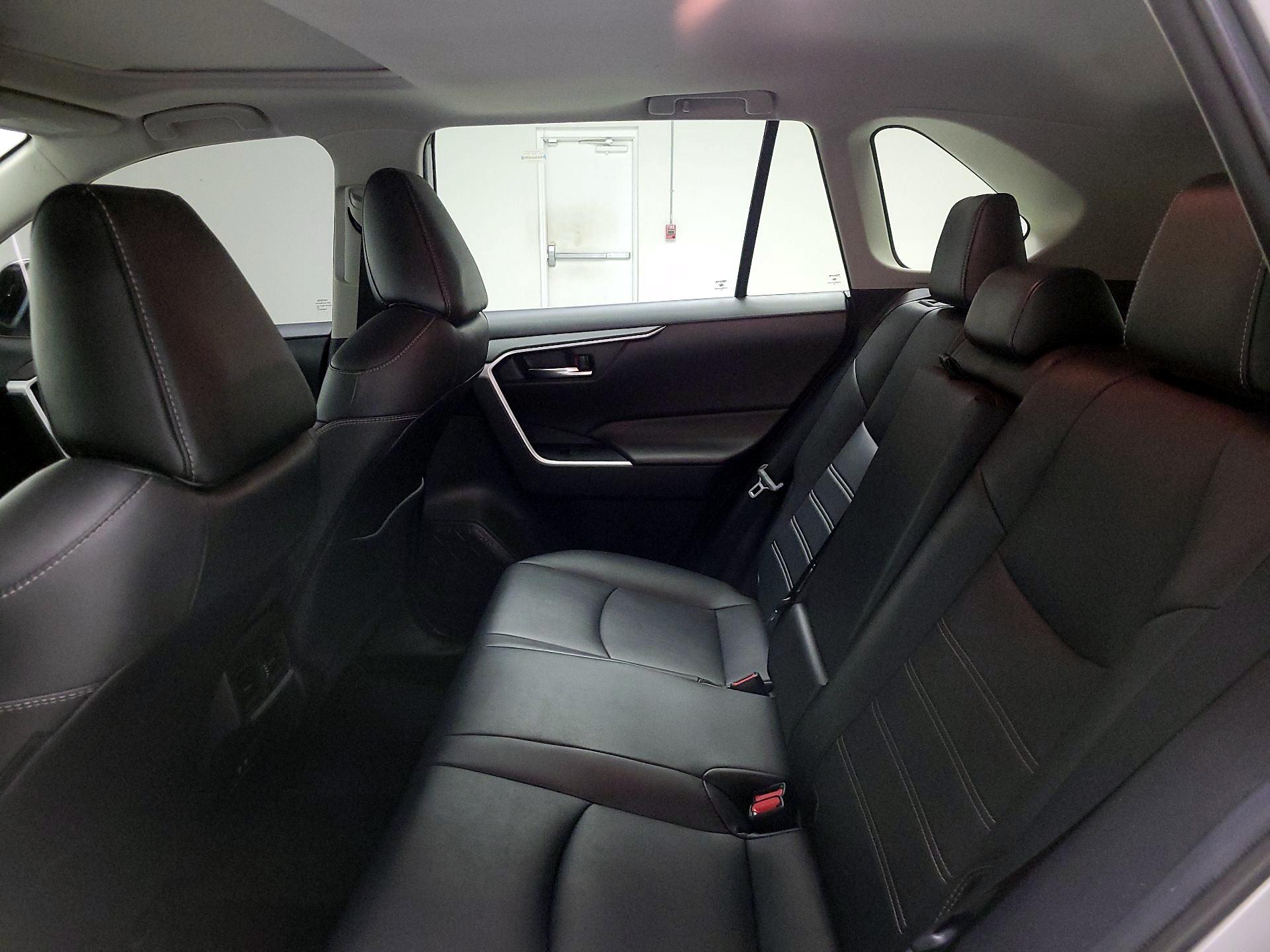 Thumbnail: 2021 Toyota RAV4 - 20