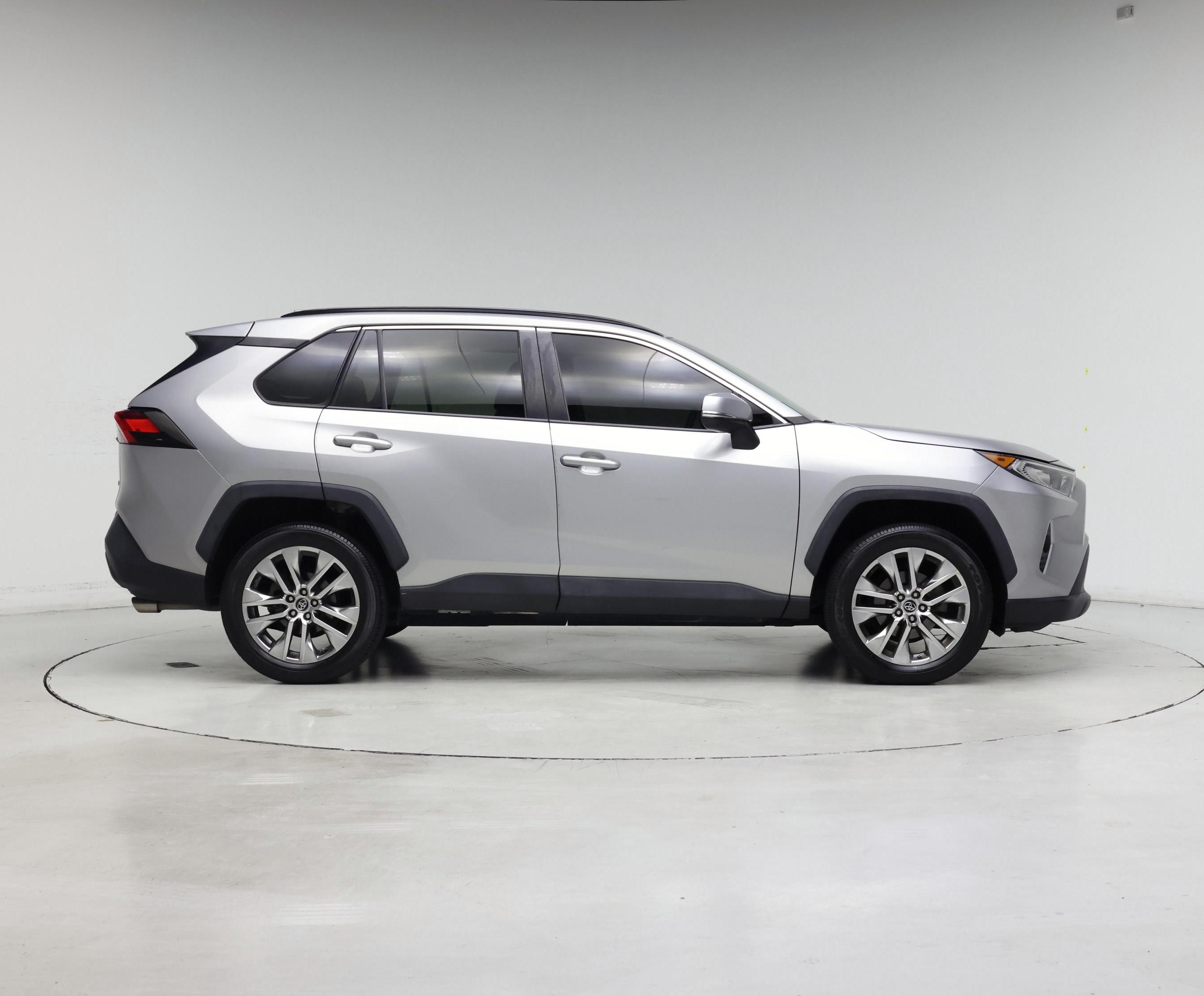 Thumbnail: 2021 Toyota RAV4 - 7
