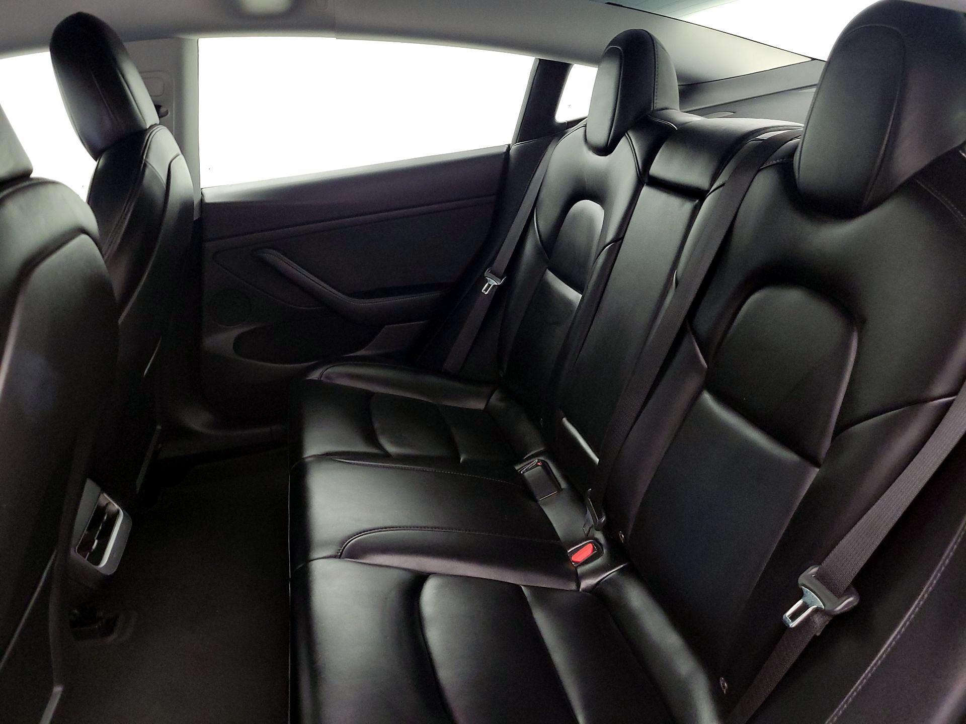 Thumbnail: 2021 Tesla Model 3 - 19