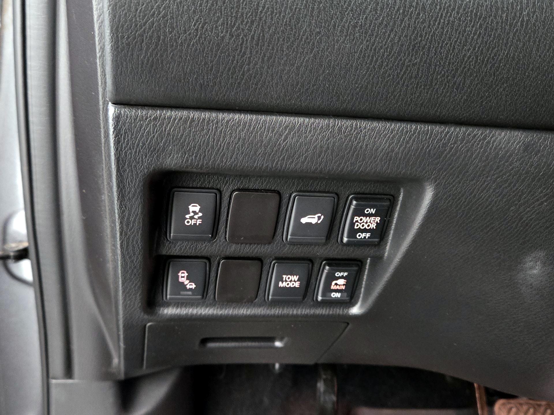 Thumbnail: 2015 Nissan Pathfinder - 13