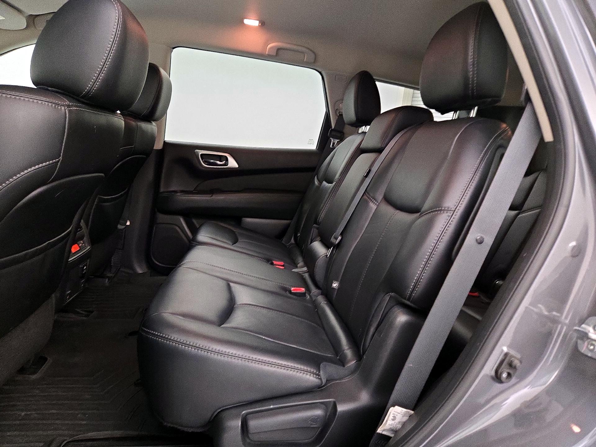 Thumbnail: 2015 Nissan Pathfinder - 20