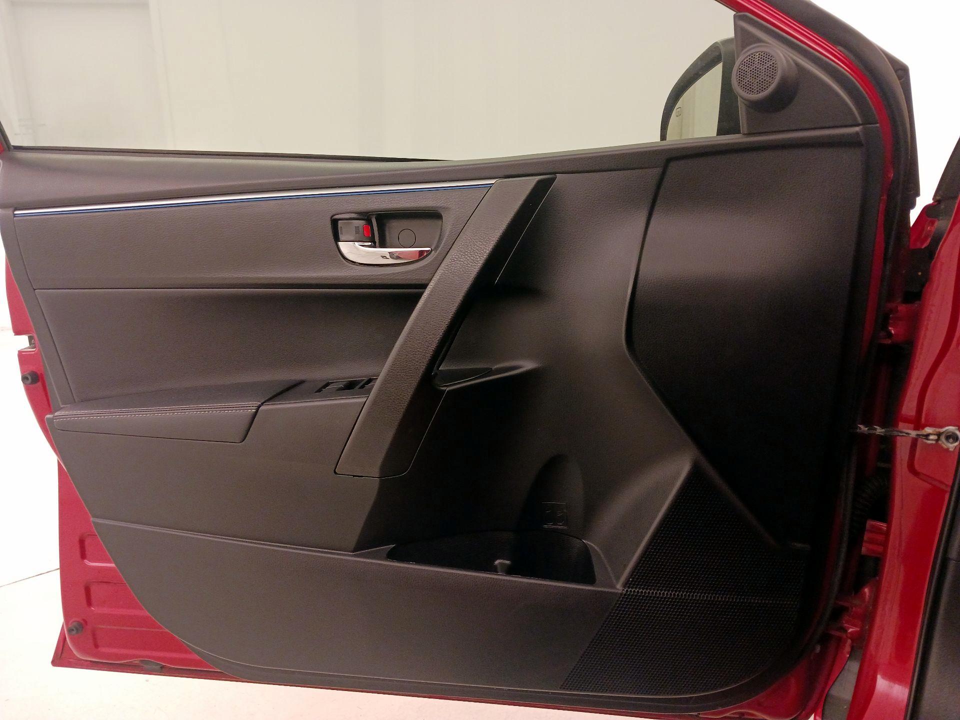 Thumbnail: 2016 Toyota Corolla - 12