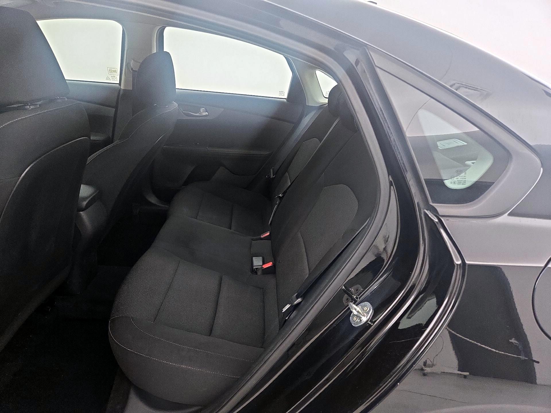 Thumbnail: 2020 Kia Forte - 19