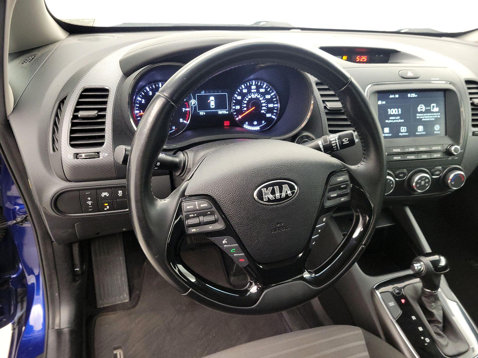 Thumbnail: 2017 Kia Forte - 10