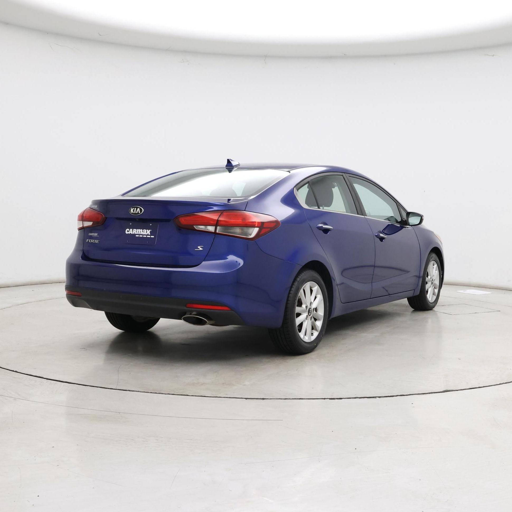 Thumbnail: 2017 Kia Forte - 8