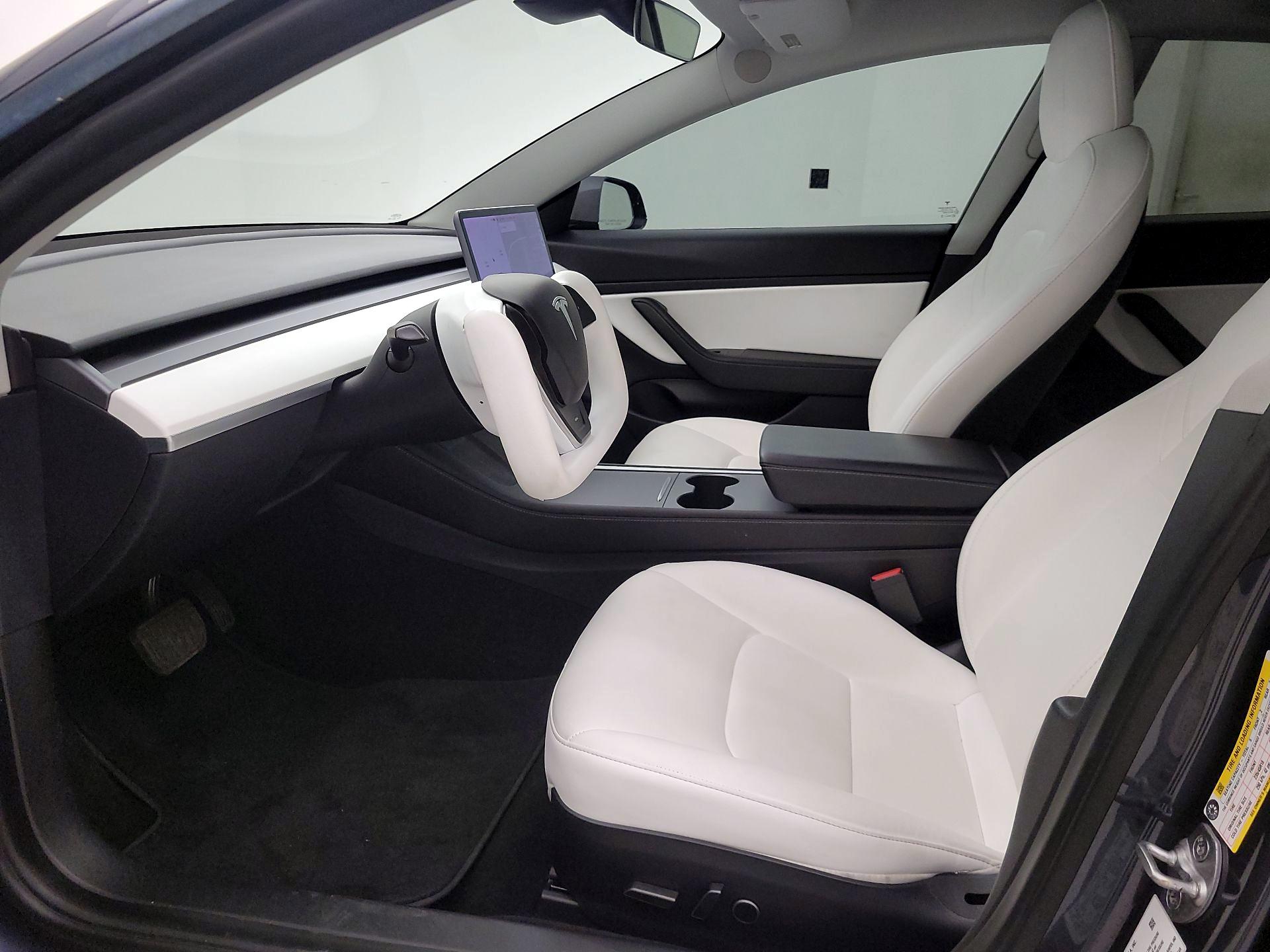 Thumbnail: 2021 Tesla Model 3 - 11