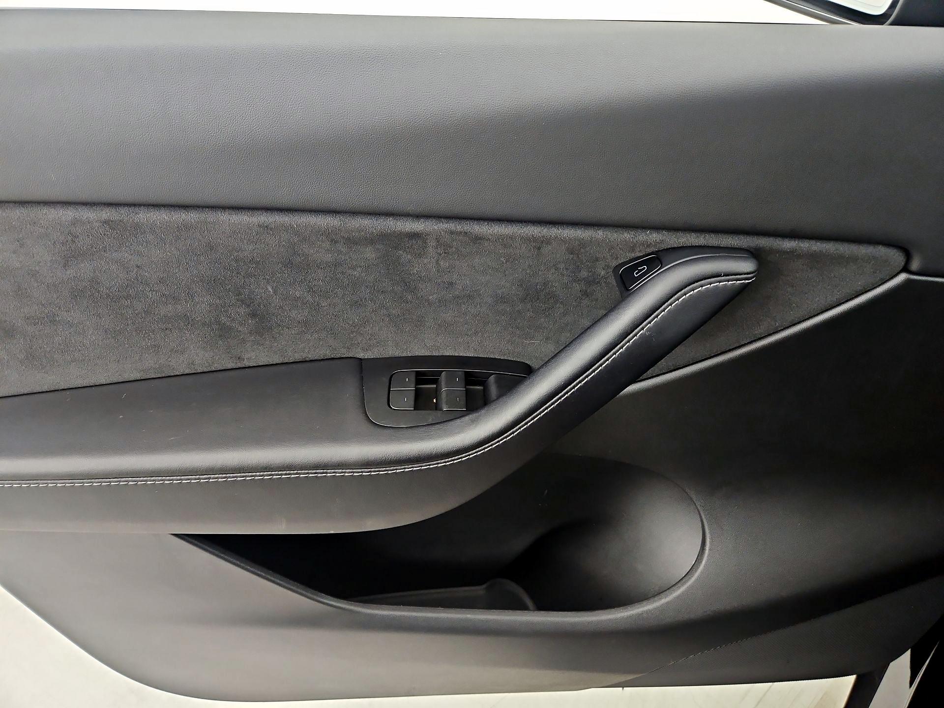 Thumbnail: 2022 Tesla Model Y - 12
