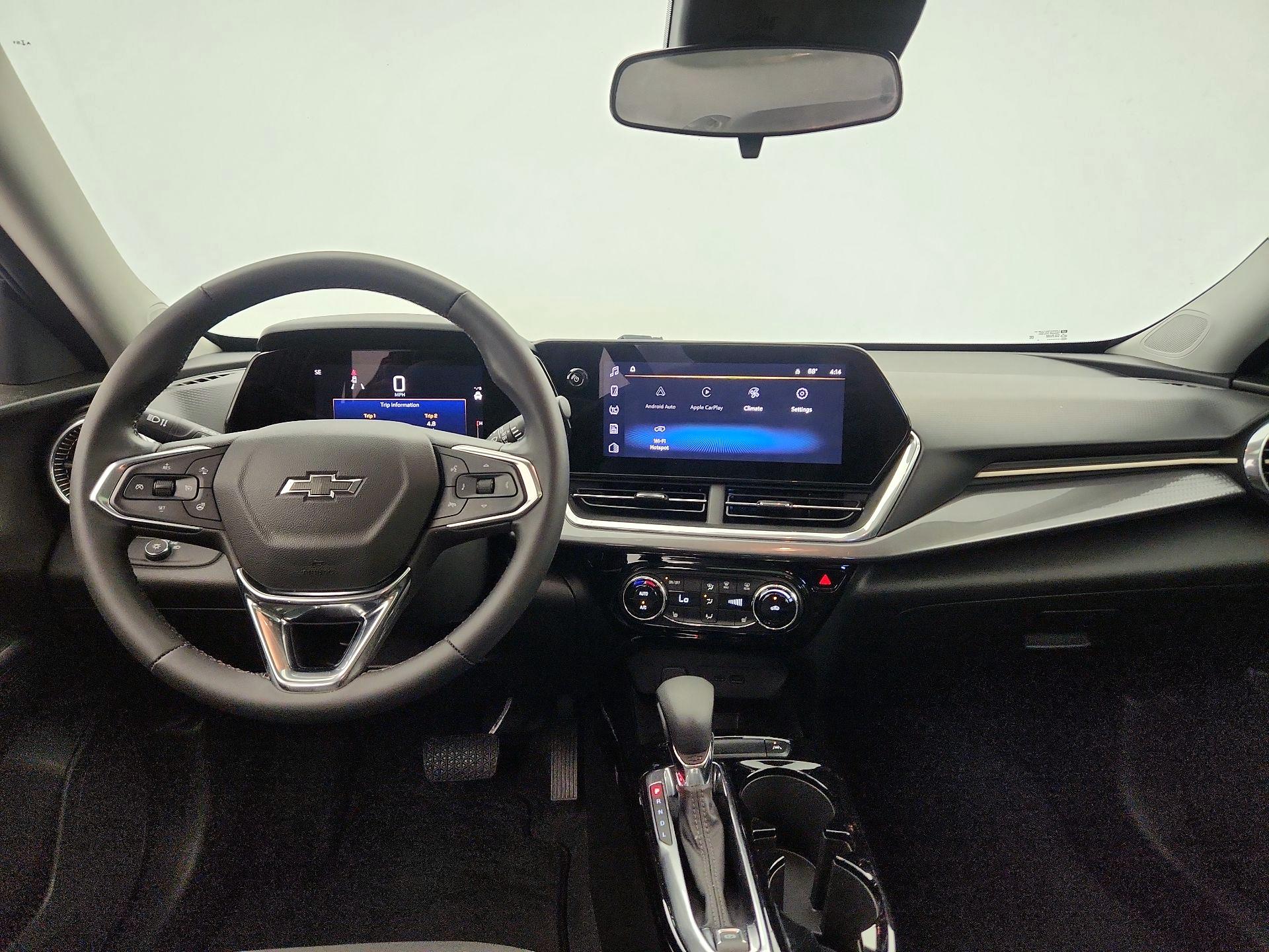 Thumbnail: 2024 Chevrolet Trax - 9