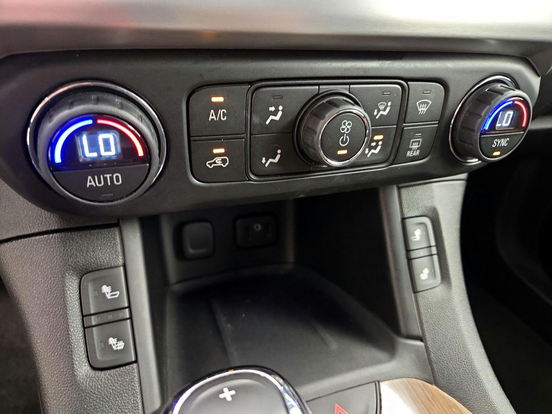 Thumbnail: 2017 GMC Acadia - 16