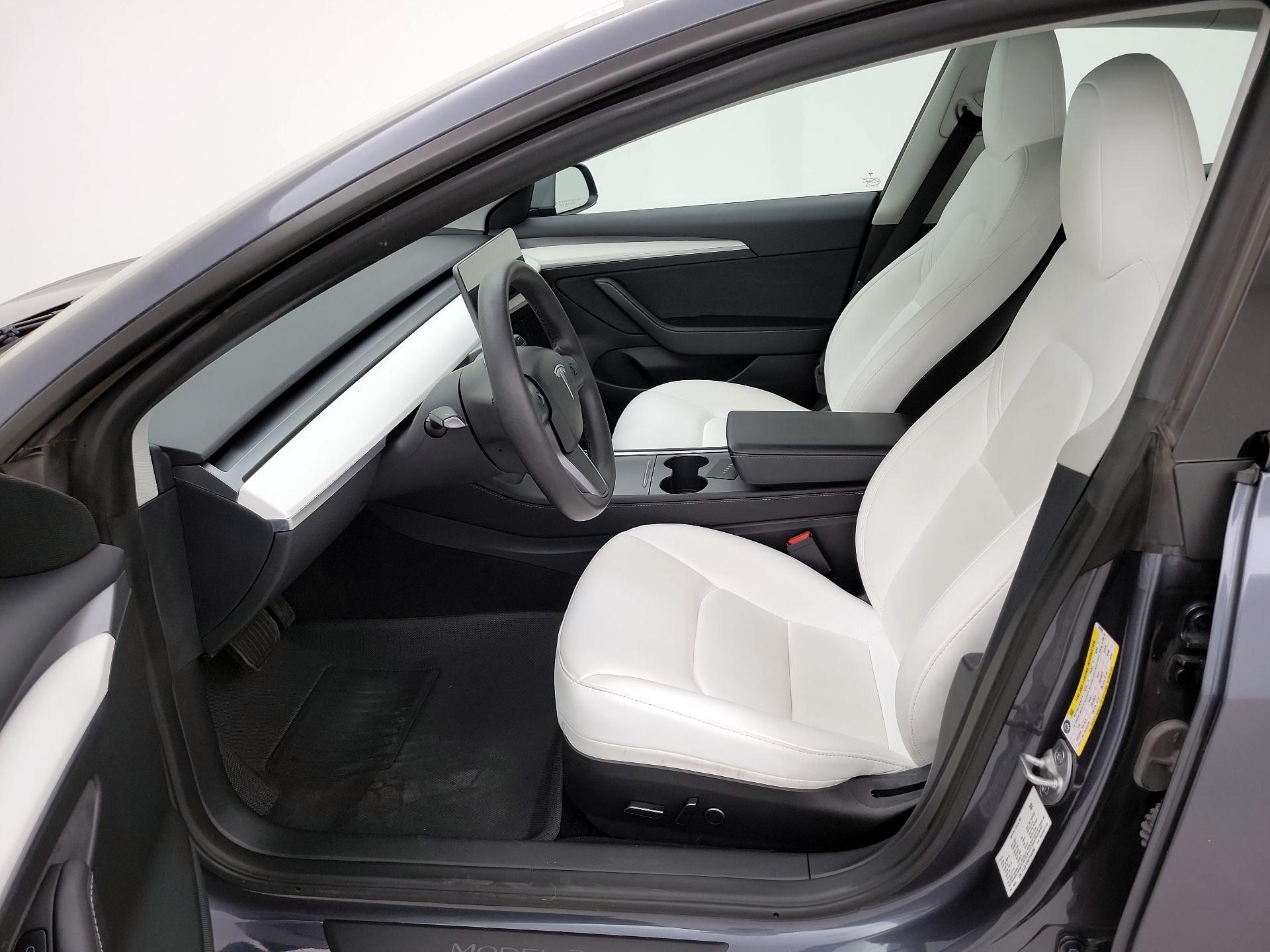 Thumbnail: 2023 Tesla Model 3 - 11