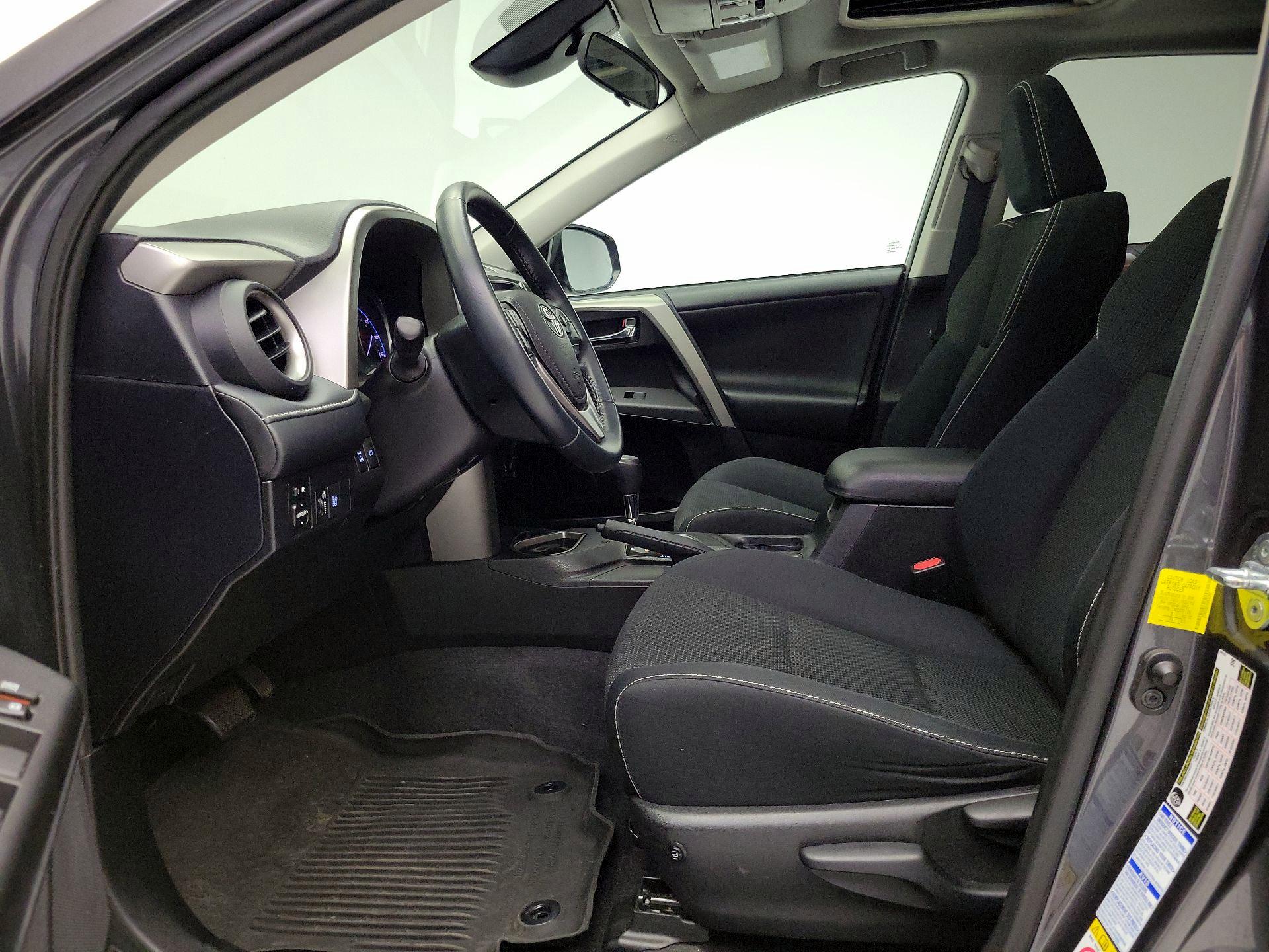 Thumbnail: 2016 Toyota RAV4 - 11