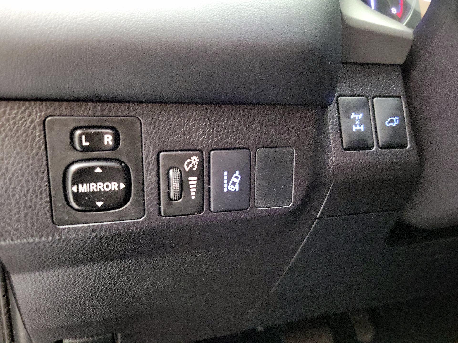 Thumbnail: 2016 Toyota RAV4 - 13