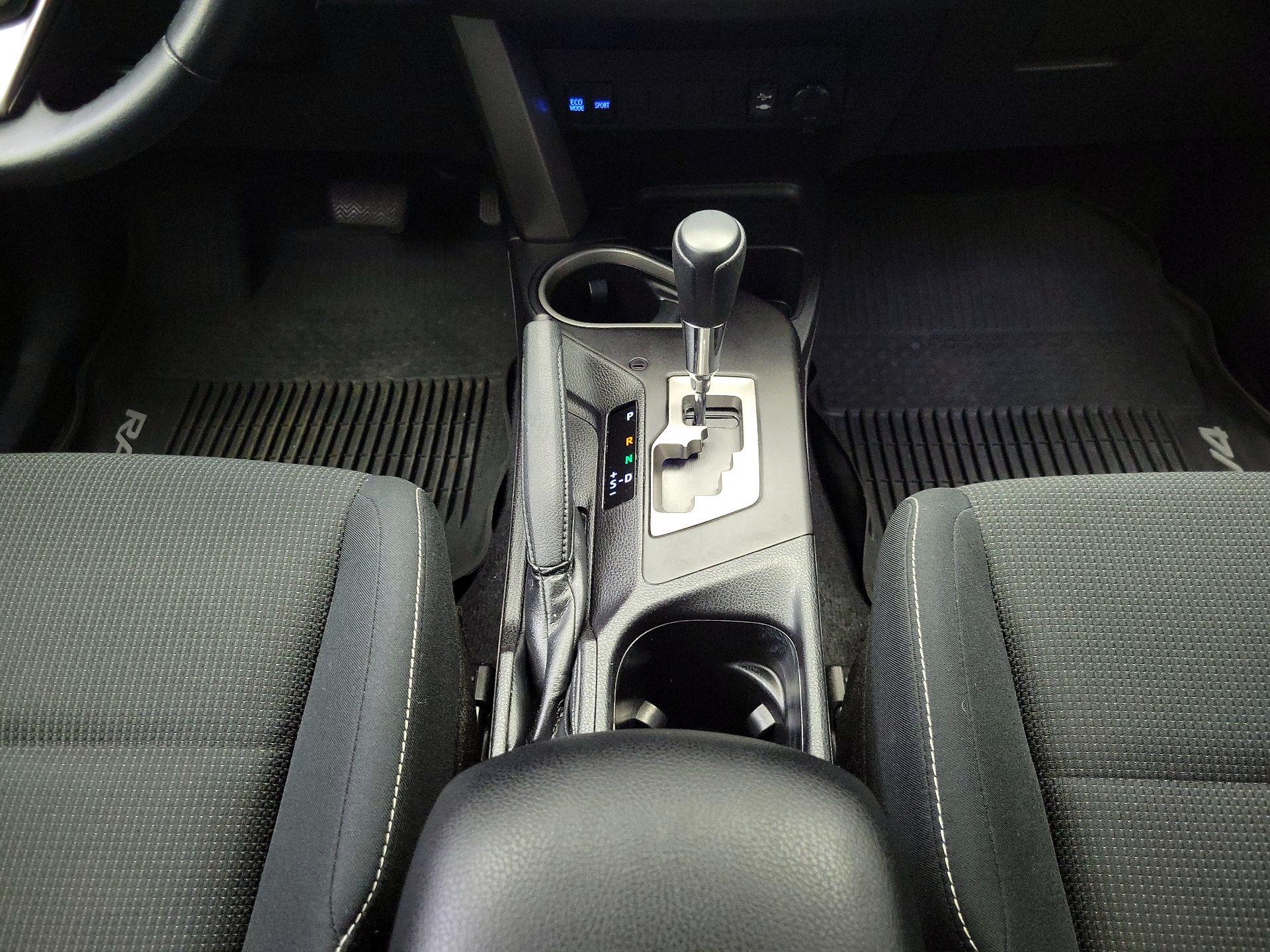 Thumbnail: 2016 Toyota RAV4 - 18