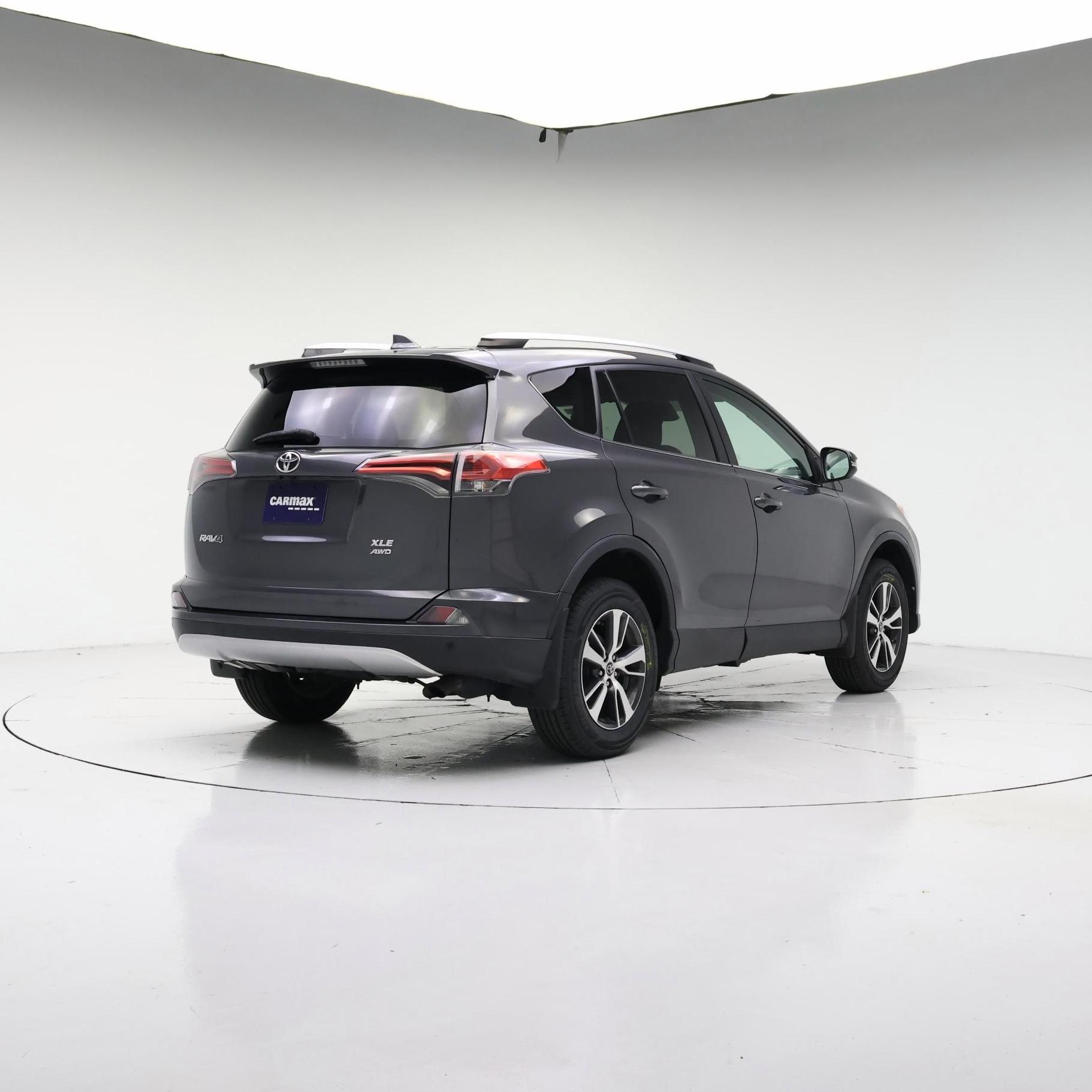 Thumbnail: 2016 Toyota RAV4 - 8