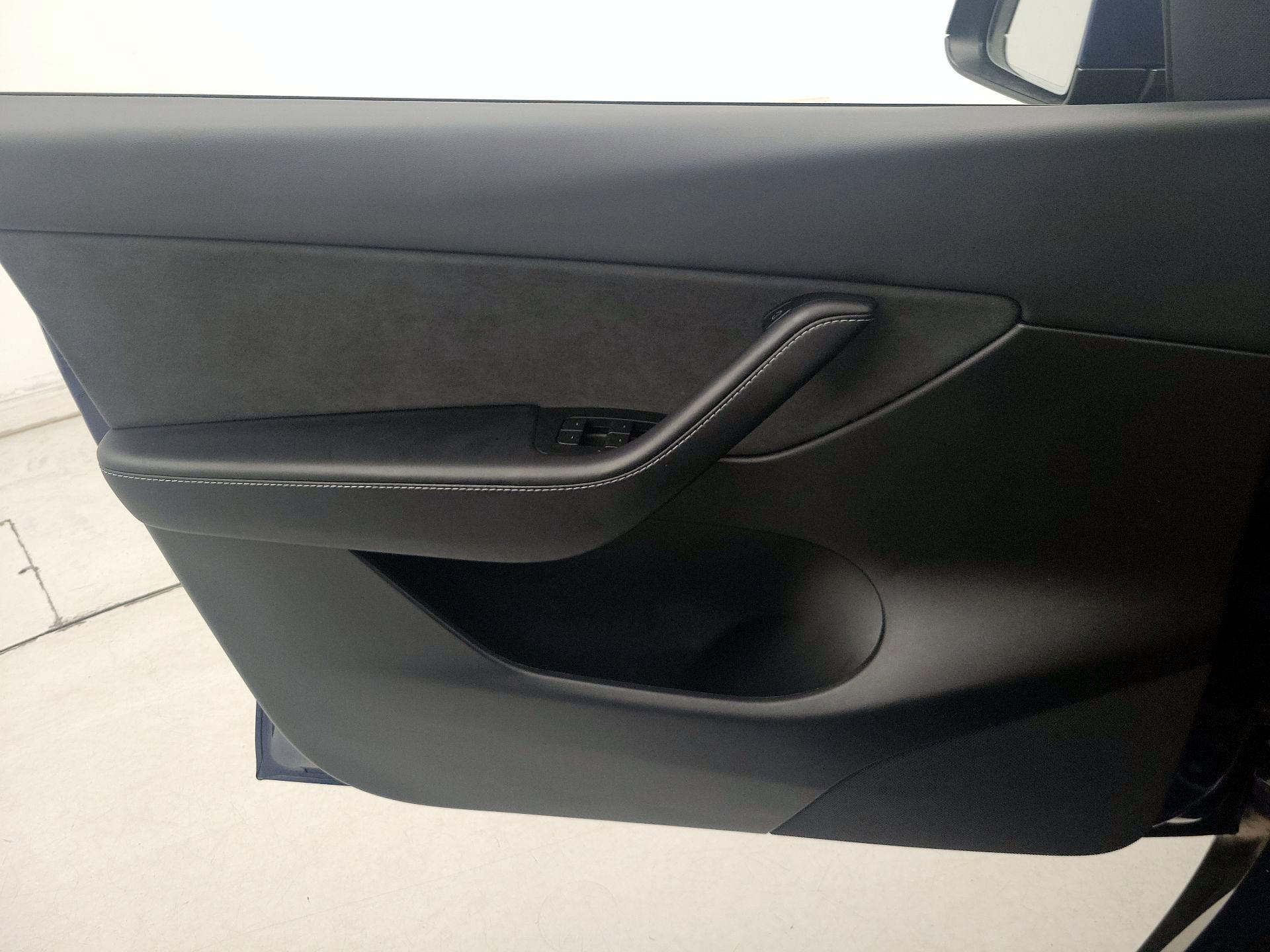 Thumbnail: 2022 Tesla Model Y - 12