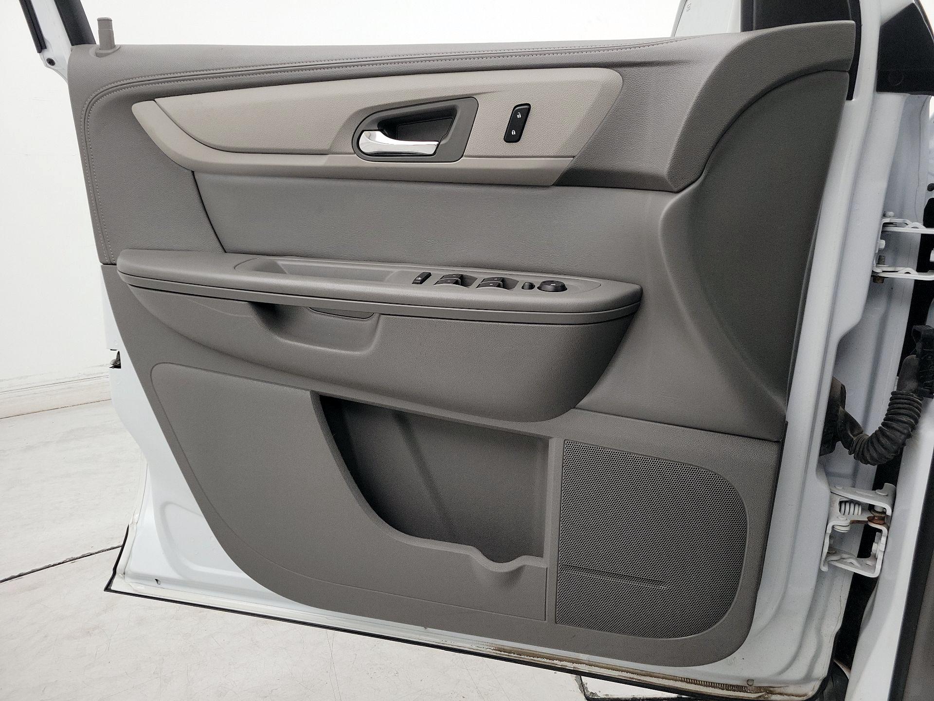 Thumbnail: 2016 Chevrolet Traverse - 12