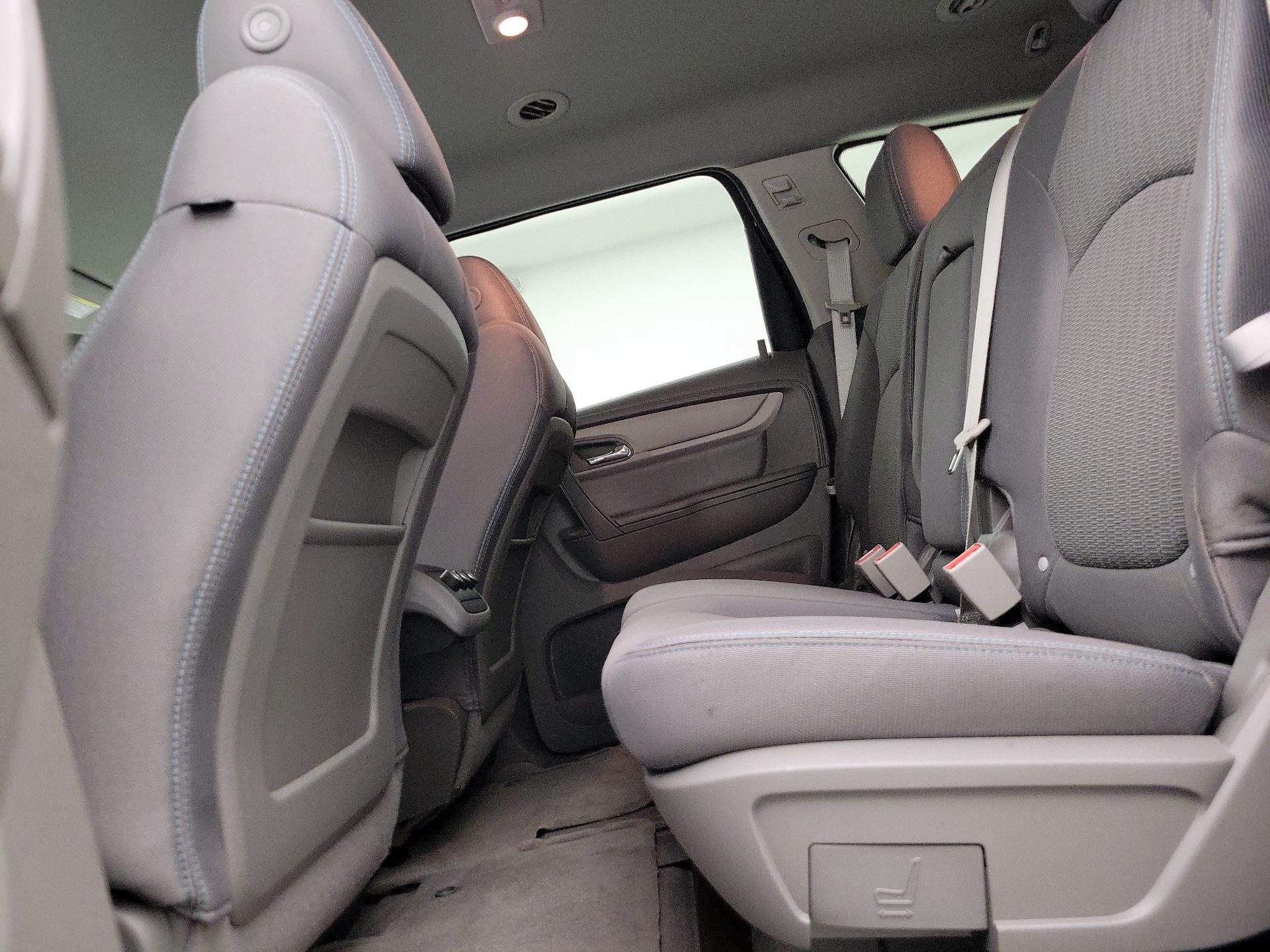 Thumbnail: 2016 Chevrolet Traverse - 19