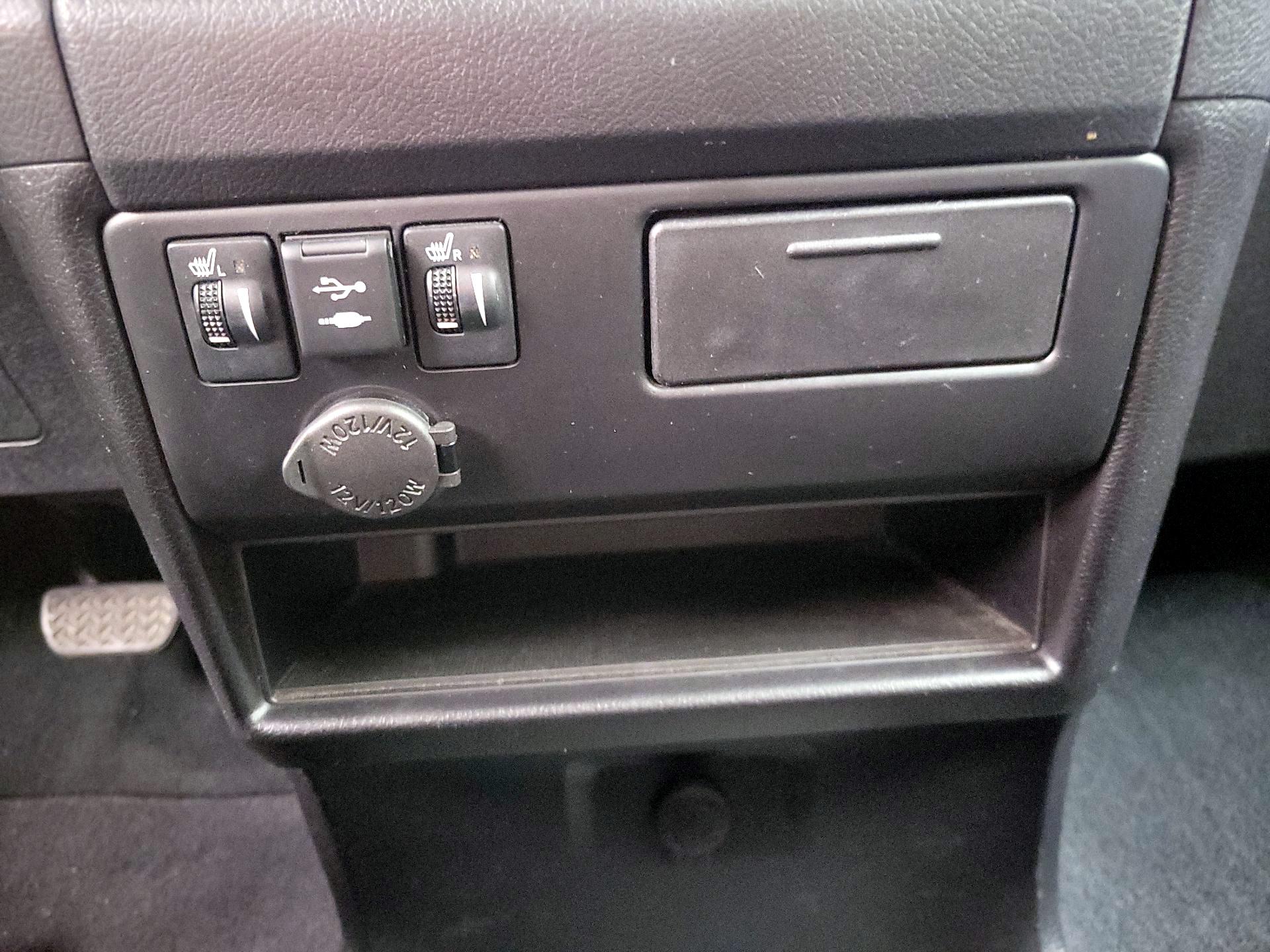 Thumbnail: 2020 Toyota Sienna - 18