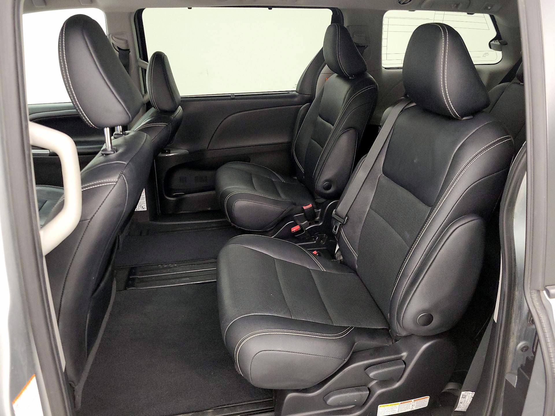 Thumbnail: 2020 Toyota Sienna - 19