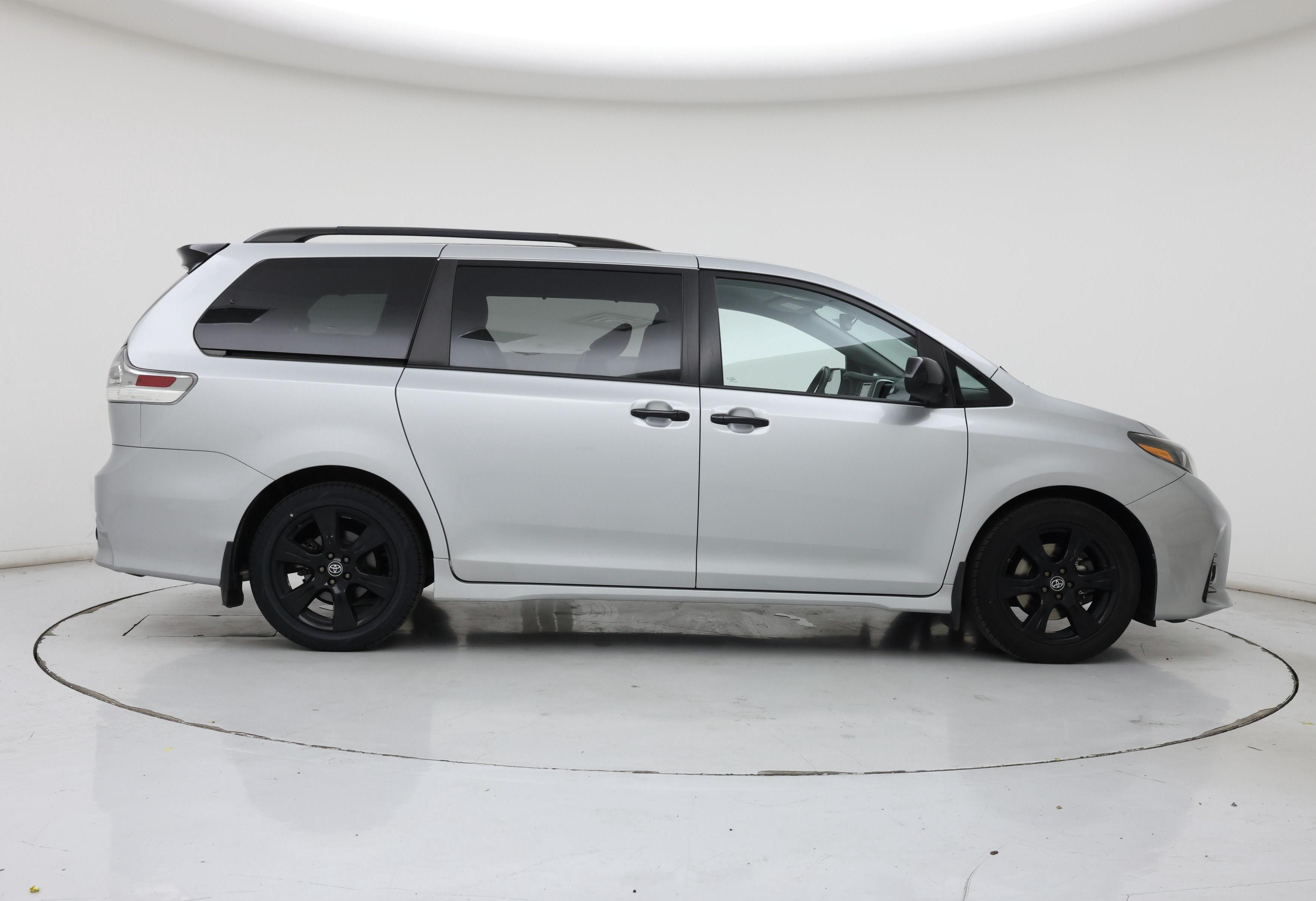 Thumbnail: 2020 Toyota Sienna - 7