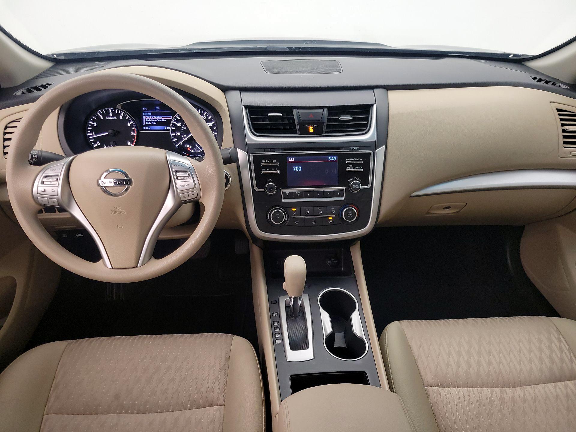 Thumbnail: 2017 Nissan Altima - 9